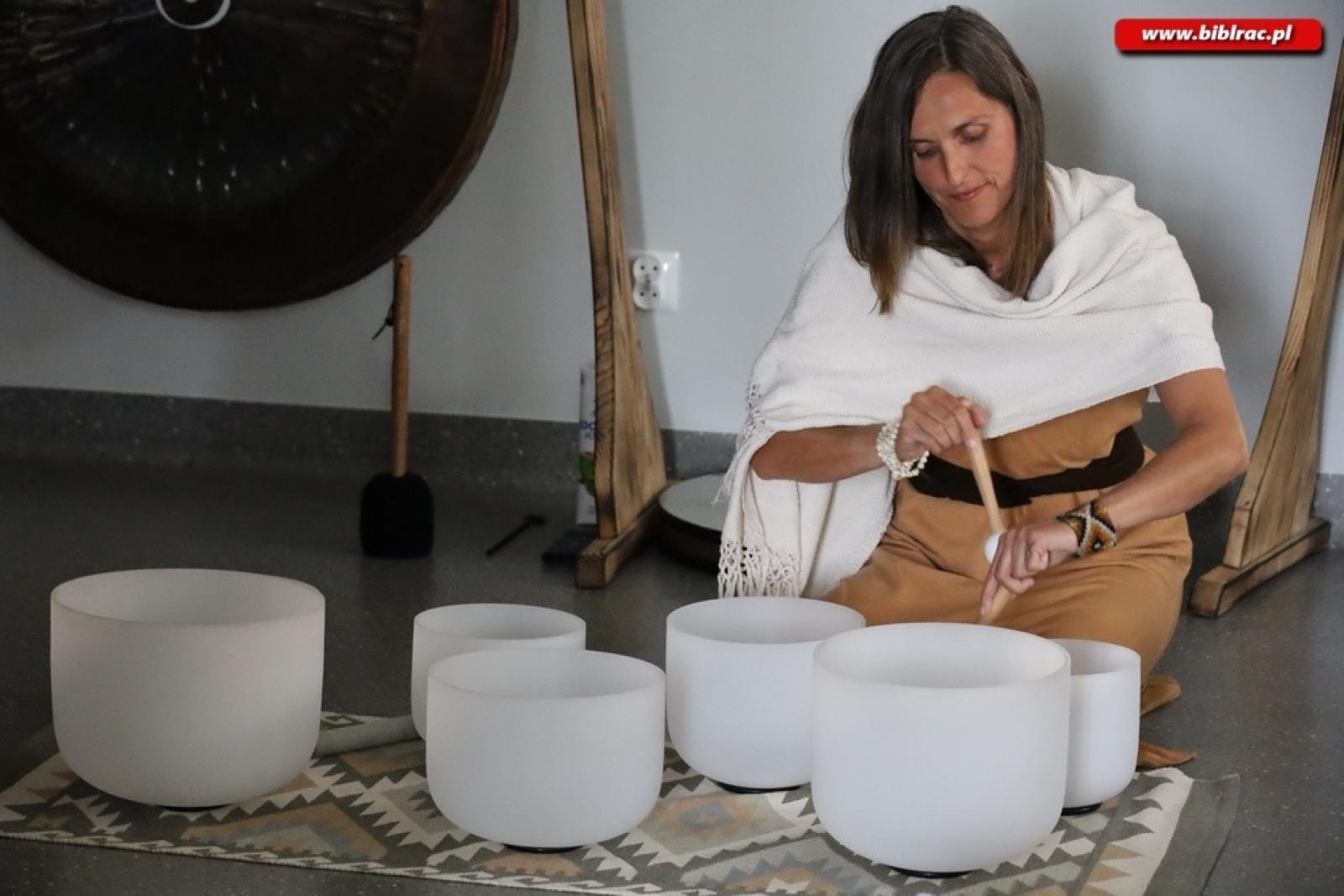 Zdjęcie w galerii na portalu naszraciborz.pl: Rozgość się w swoim ciele. Rozgość się w Bibliotece wiadomości z regionu