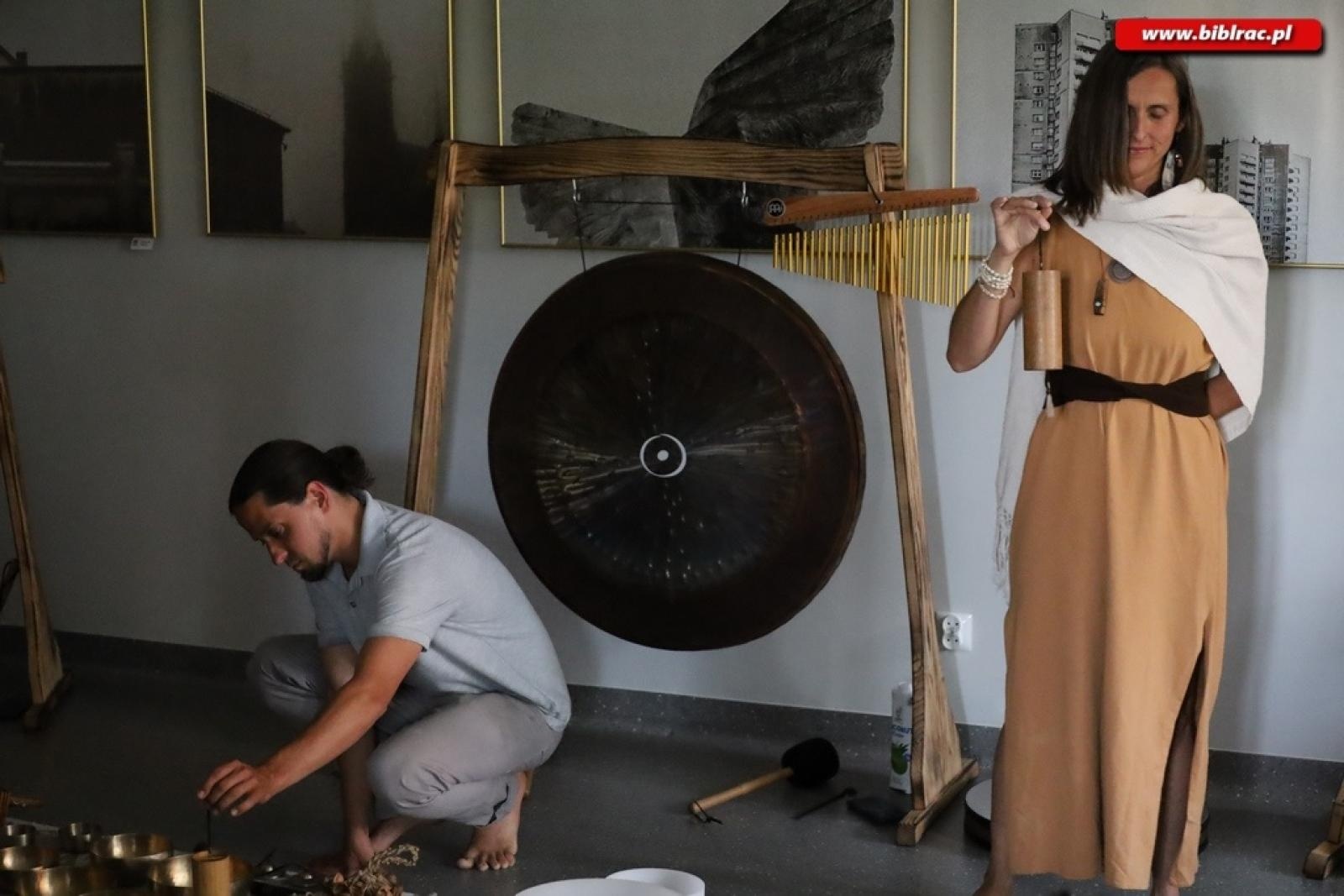 Zdjęcie w galerii na portalu naszraciborz.pl: Rozgość się w swoim ciele. Rozgość się w Bibliotece wiadomości z regionu