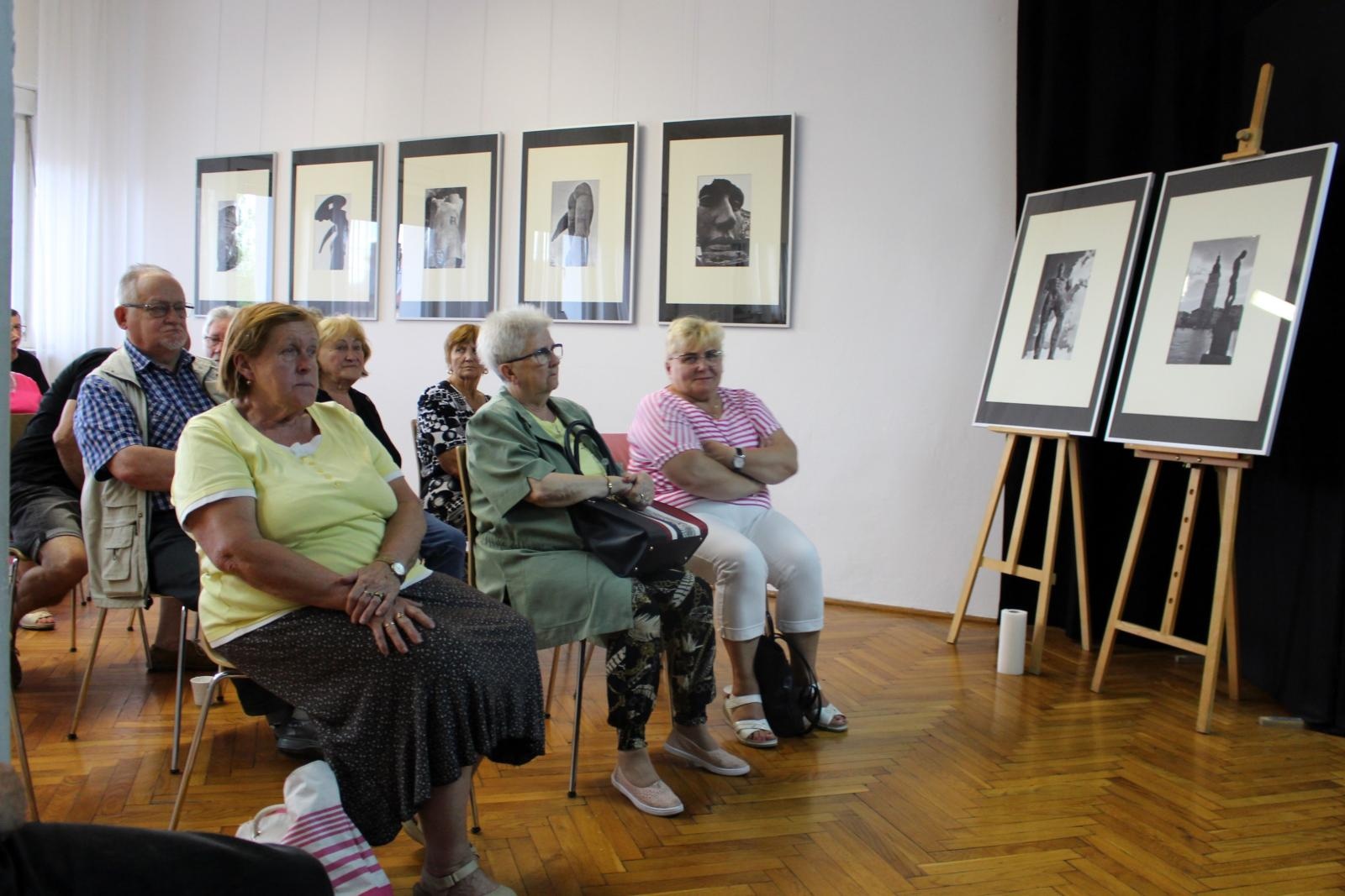 Zdjęcie w galerii na portalu naszraciborz.pl: Wernisaż wystawy Mitoraj w Krakowie w GCK w Nędzy wiadomości z regionu