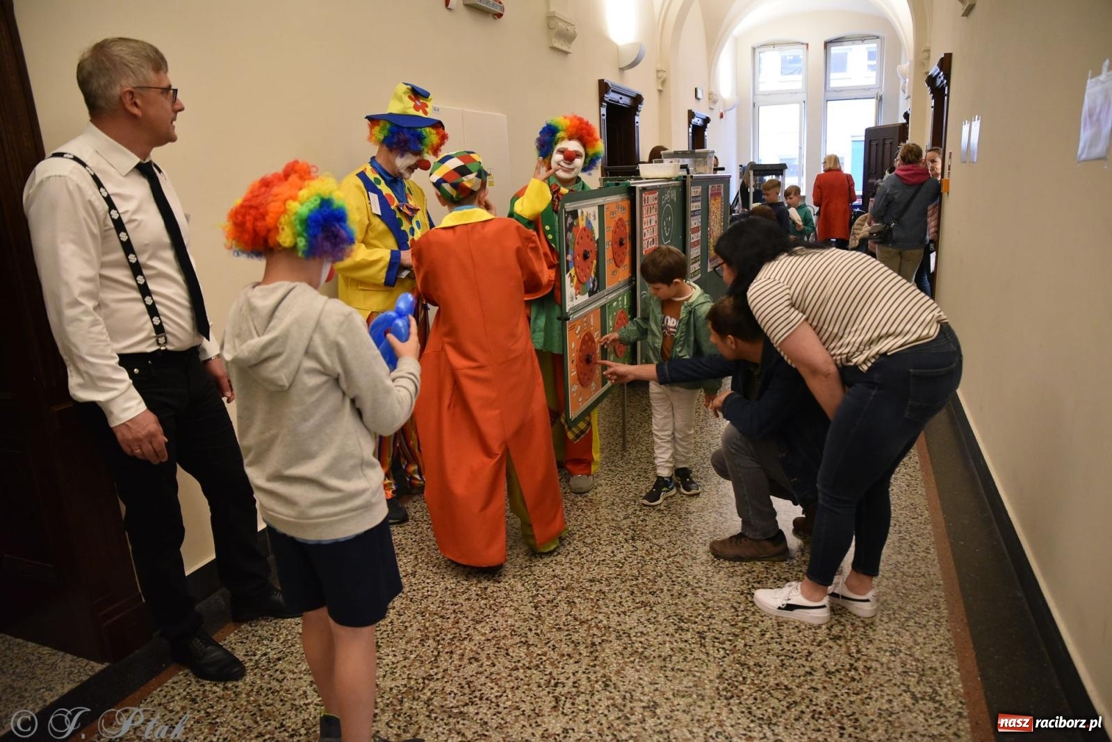 Zdjęcie w galerii na portalu naszraciborz.pl: Sprawa Rity Gorgonowej na wokandzie, czyli III Noc Muzeów w raciborskim sądzie wiadomości z regionu