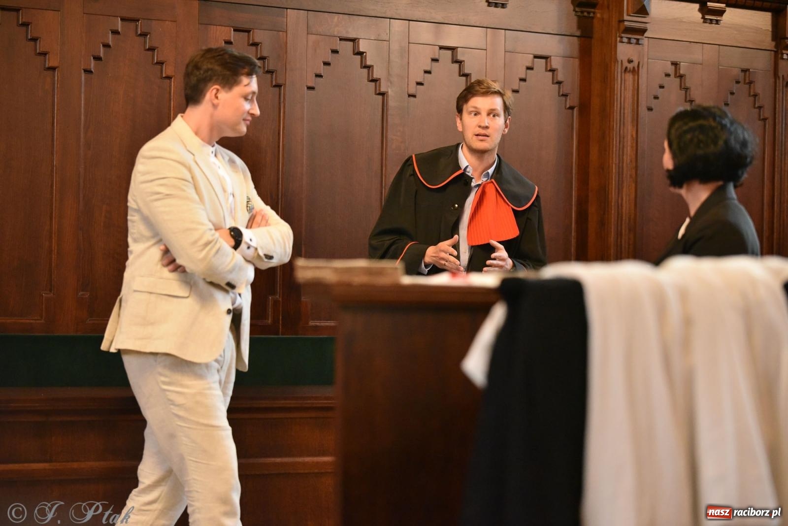 Zdjęcie w galerii na portalu naszraciborz.pl: Sprawa Rity Gorgonowej na wokandzie, czyli III Noc Muzeów w raciborskim sądzie wiadomości z regionu