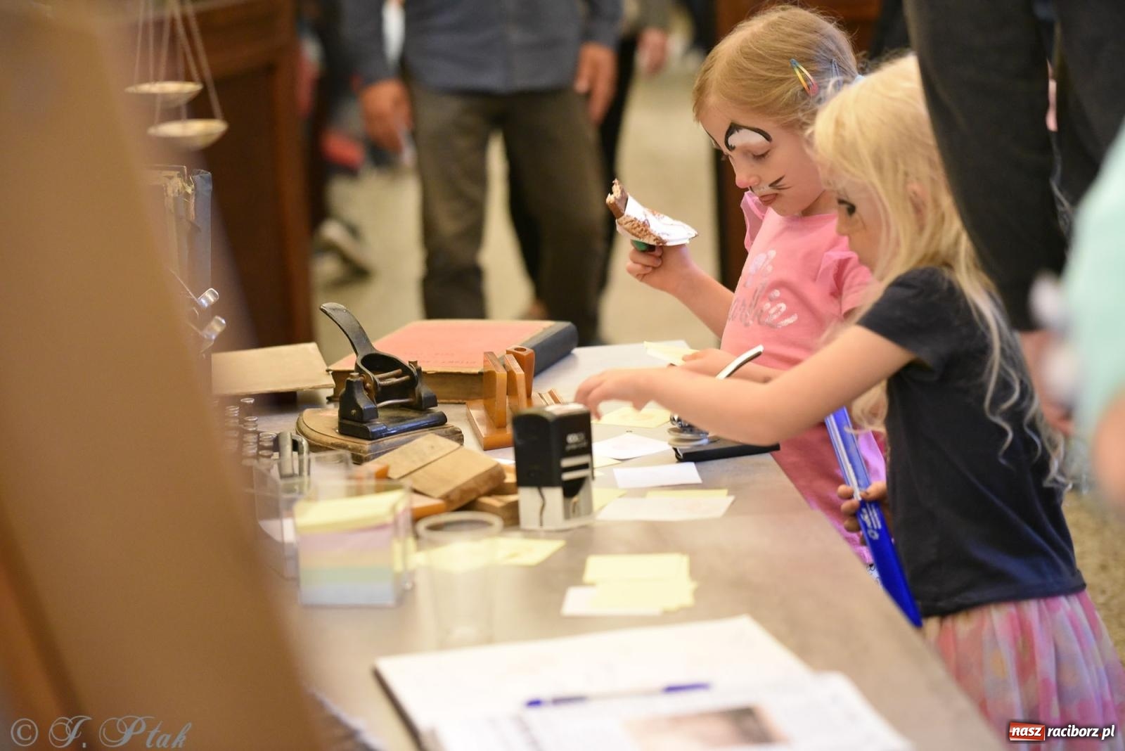 Zdjęcie w galerii na portalu naszraciborz.pl: Sprawa Rity Gorgonowej na wokandzie, czyli III Noc Muzeów w raciborskim sądzie wiadomości z regionu