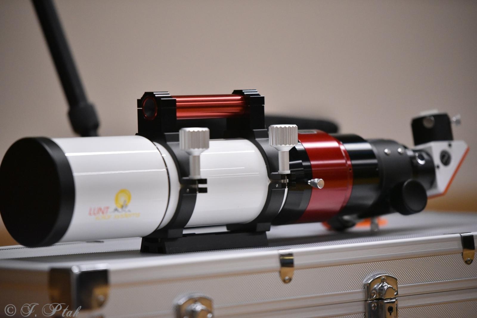 Zdjęcie w galerii na portalu naszraciborz.pl: Zamkowa noc z astrofotografią. Mariusz Durlej przyciągnął liczne grono słuchaczy wiadomości z regionu