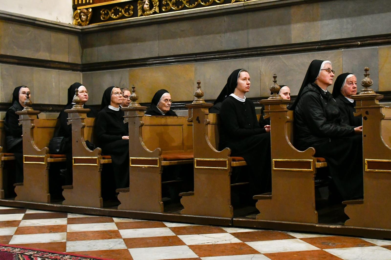 Zdjęcie w galerii na portalu naszraciborz.pl: III Dni Dulcissimiańskie. Mistyczka z Raciborza Brzezia bliższa wiernym wiadomości z regionu