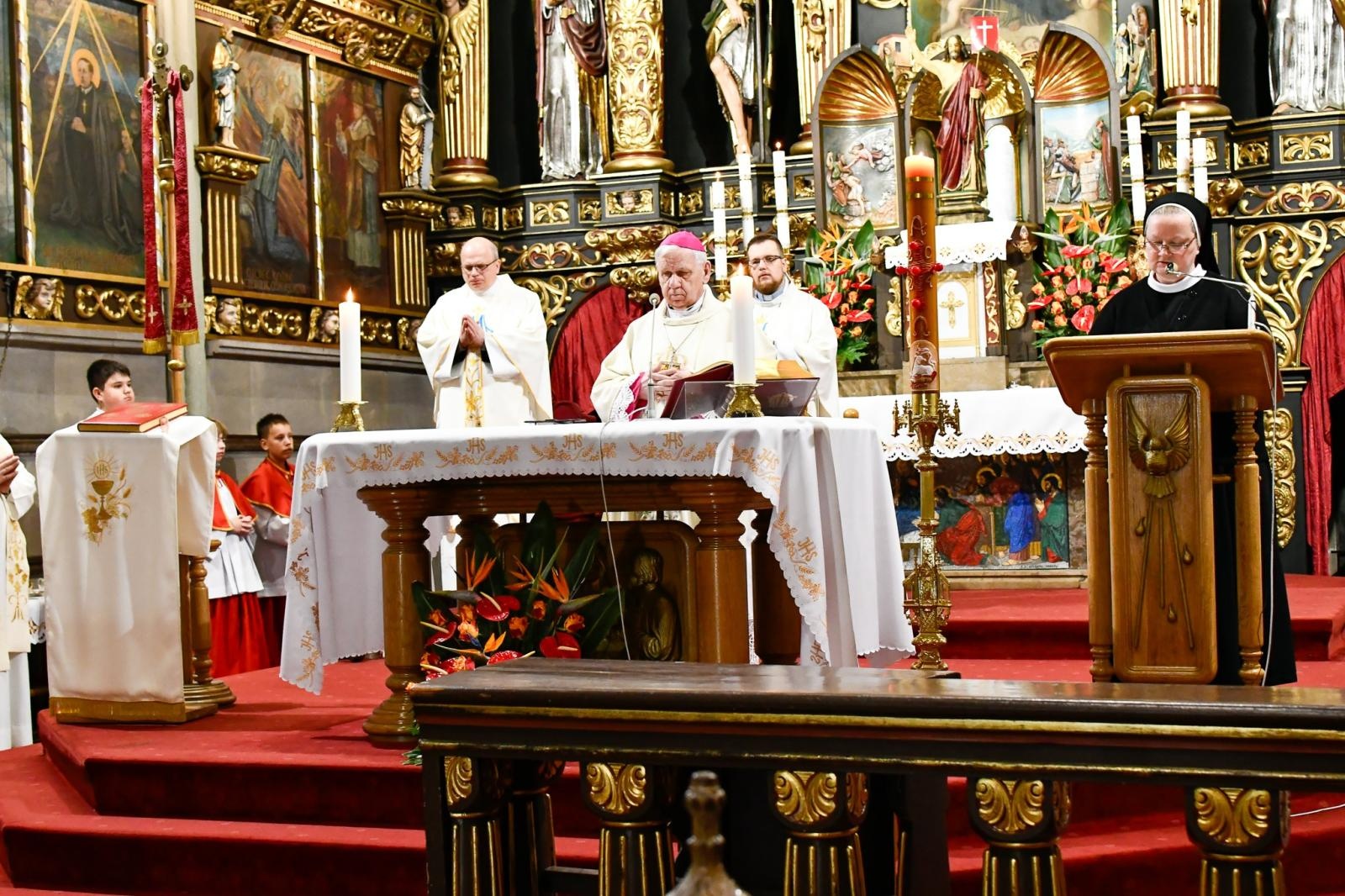 Zdjęcie w galerii na portalu naszraciborz.pl: III Dni Dulcissimiańskie. Mistyczka z Raciborza Brzezia bliższa wiernym wiadomości z regionu