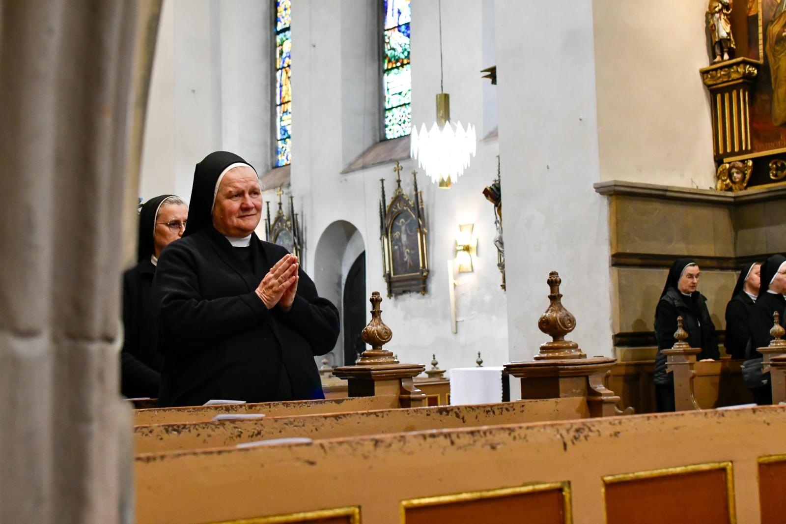 Zdjęcie w galerii na portalu naszraciborz.pl: III Dni Dulcissimiańskie. Mistyczka z Raciborza Brzezia bliższa wiernym wiadomości z regionu