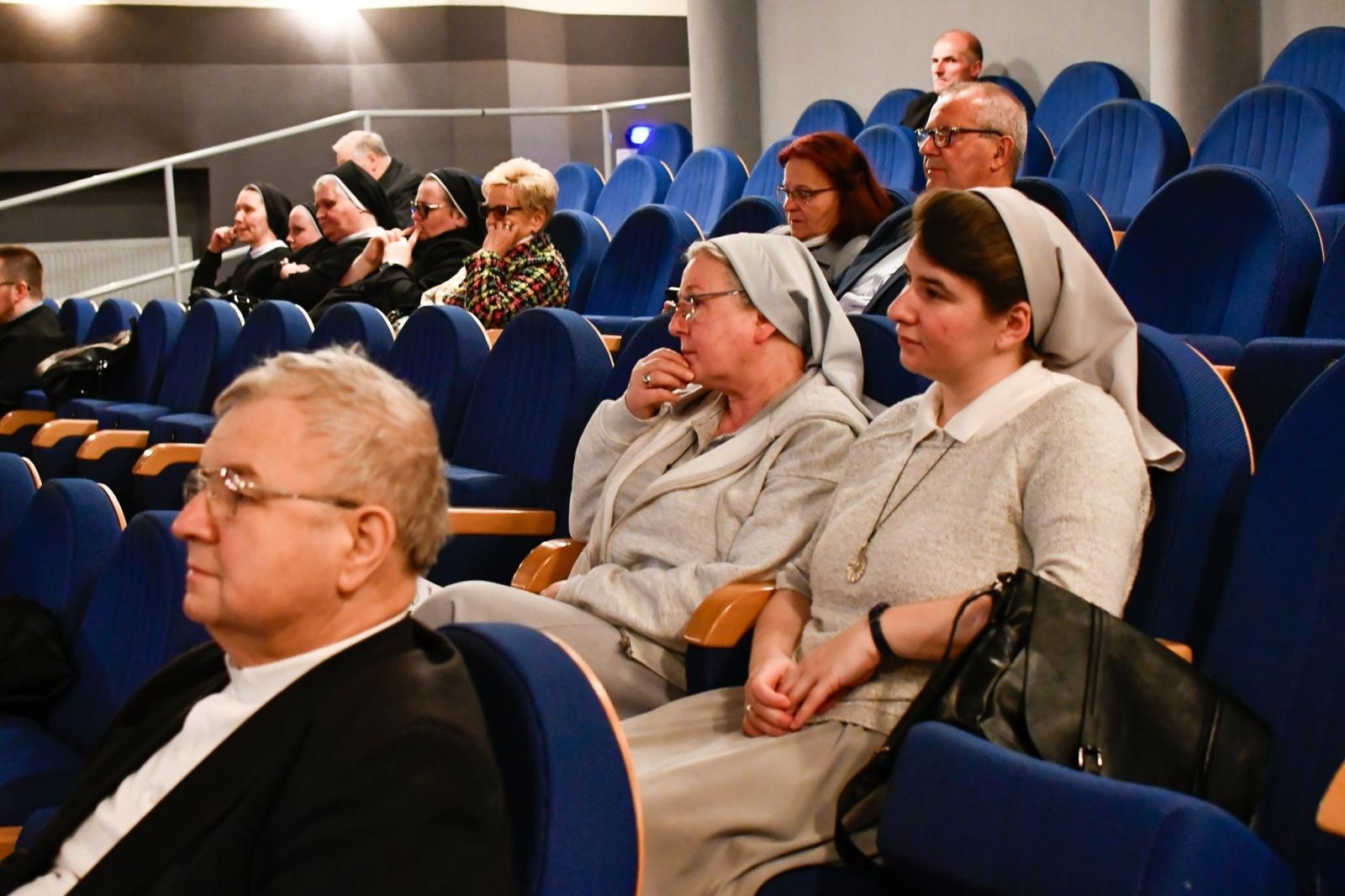 Zdjęcie w galerii na portalu naszraciborz.pl: III Dni Dulcissimiańskie. Mistyczka z Raciborza Brzezia bliższa wiernym wiadomości z regionu