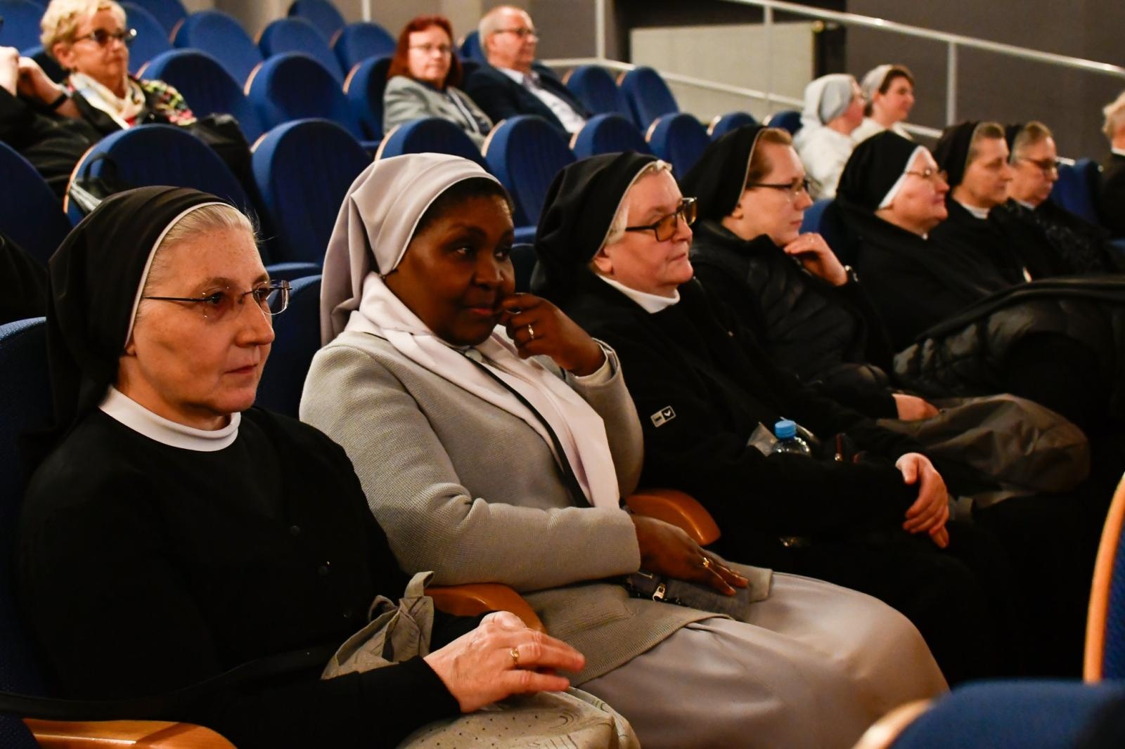 Zdjęcie w galerii na portalu naszraciborz.pl: III Dni Dulcissimiańskie. Mistyczka z Raciborza Brzezia bliższa wiernym wiadomości z regionu