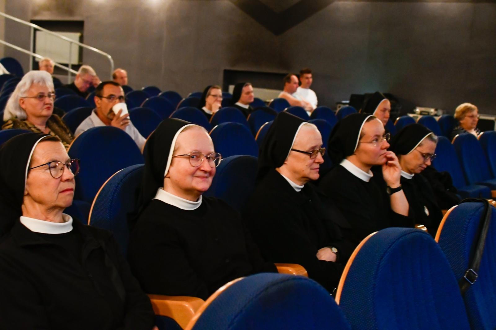 Zdjęcie w galerii na portalu naszraciborz.pl: III Dni Dulcissimiańskie. Mistyczka z Raciborza Brzezia bliższa wiernym wiadomości z regionu