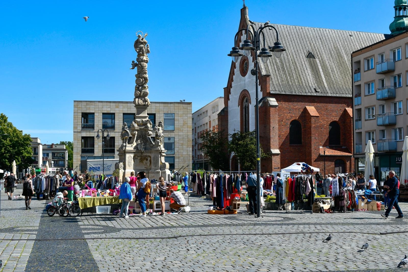 Zdjęcie w galerii na portalu naszraciborz.pl: Targ staroci i bazarek rzeczy używanych, który ma być teraz co miesiąc [FOTO i WIDEO] wiadomości z regionu