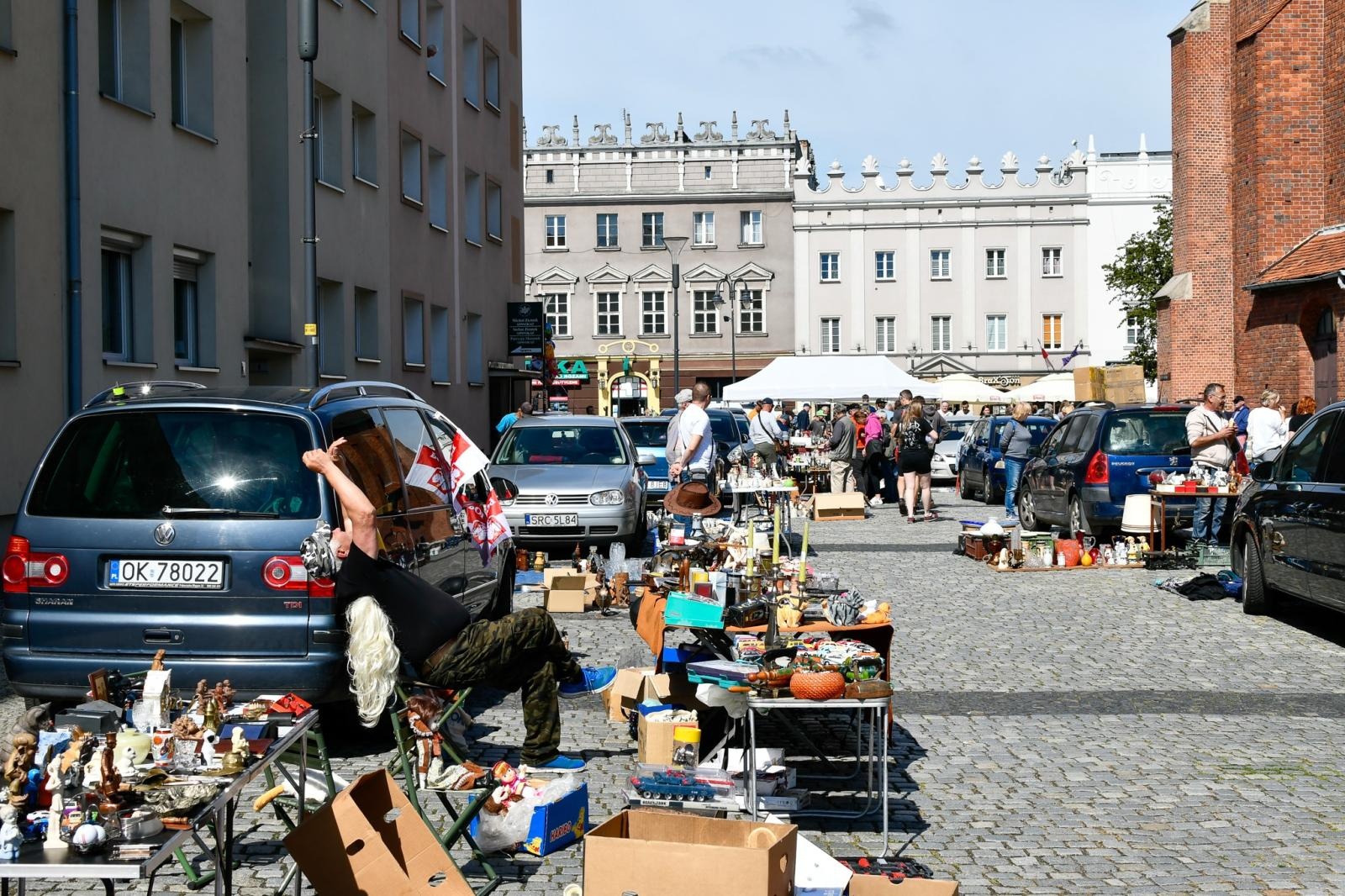 Zdjęcie w galerii na portalu naszraciborz.pl: Targ staroci i bazarek rzeczy używanych, który ma być teraz co miesiąc [FOTO i WIDEO] wiadomości z regionu