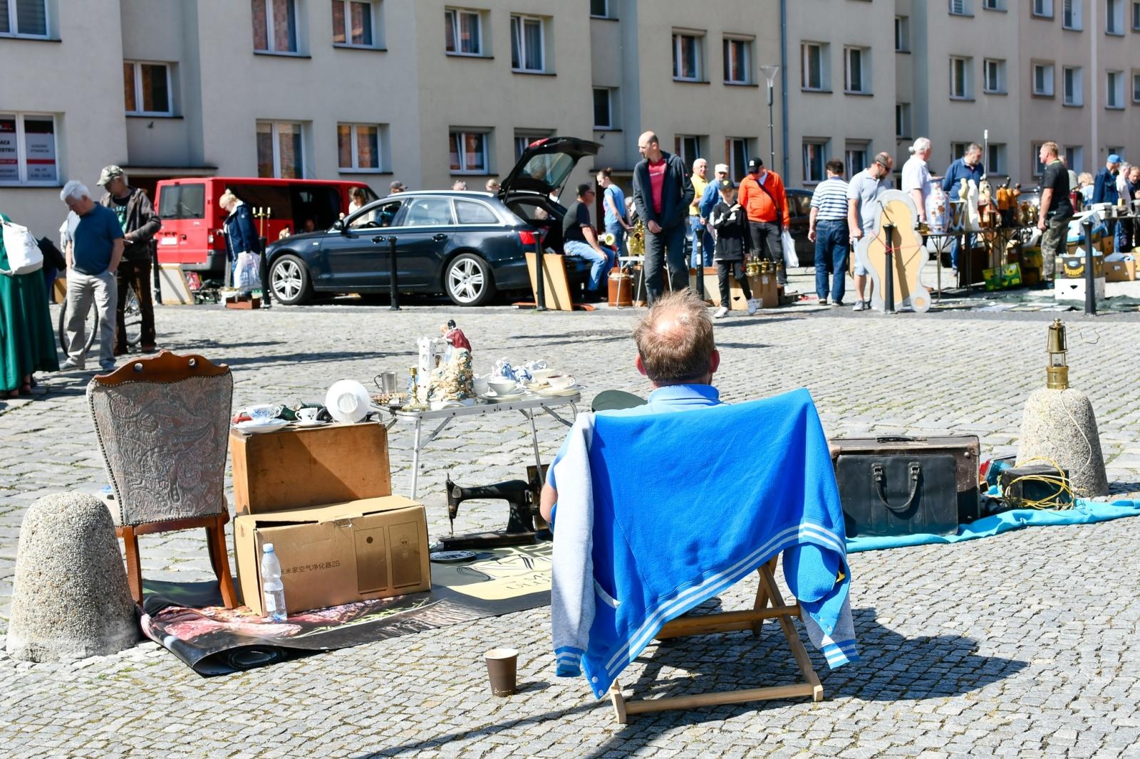 Zdjęcie w galerii na portalu naszraciborz.pl: Targ staroci i bazarek rzeczy używanych, który ma być teraz co miesiąc [FOTO i WIDEO] wiadomości z regionu
