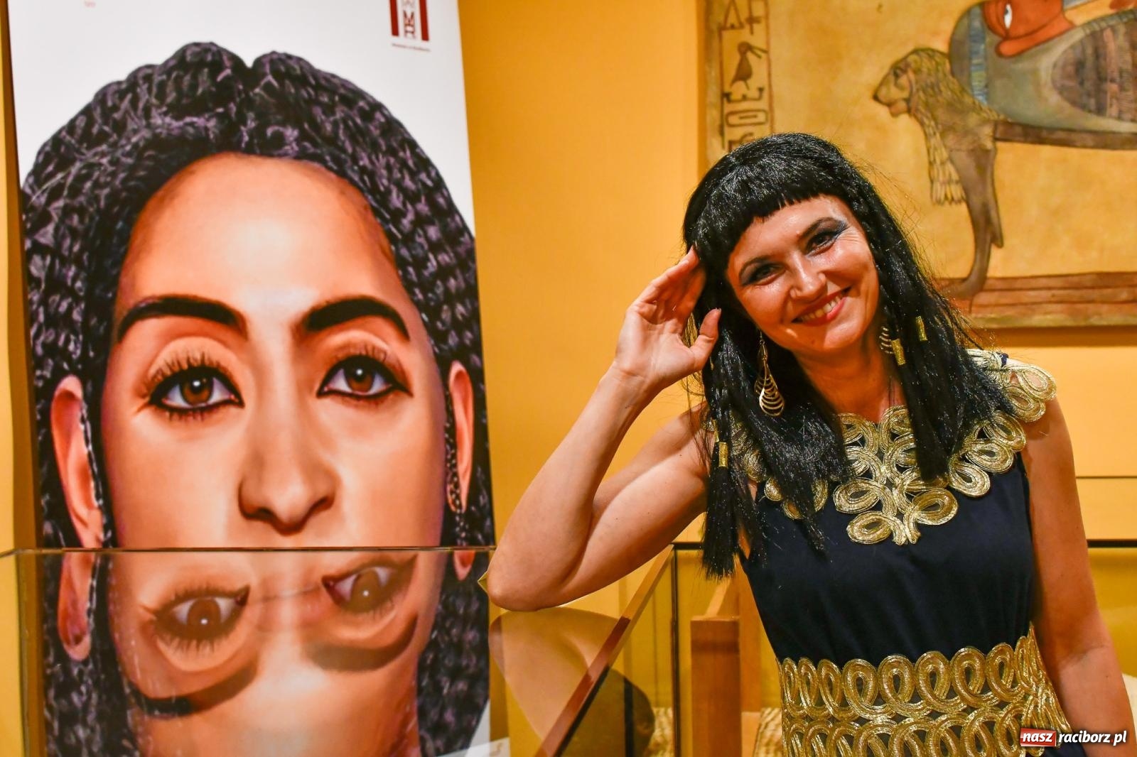 Zdjęcie w galerii na portalu naszraciborz.pl: Huk, muzyka baśniowych światów i archeolożka Egipcjanka. Noc w raciborskim Muzeum wiadomości z regionu