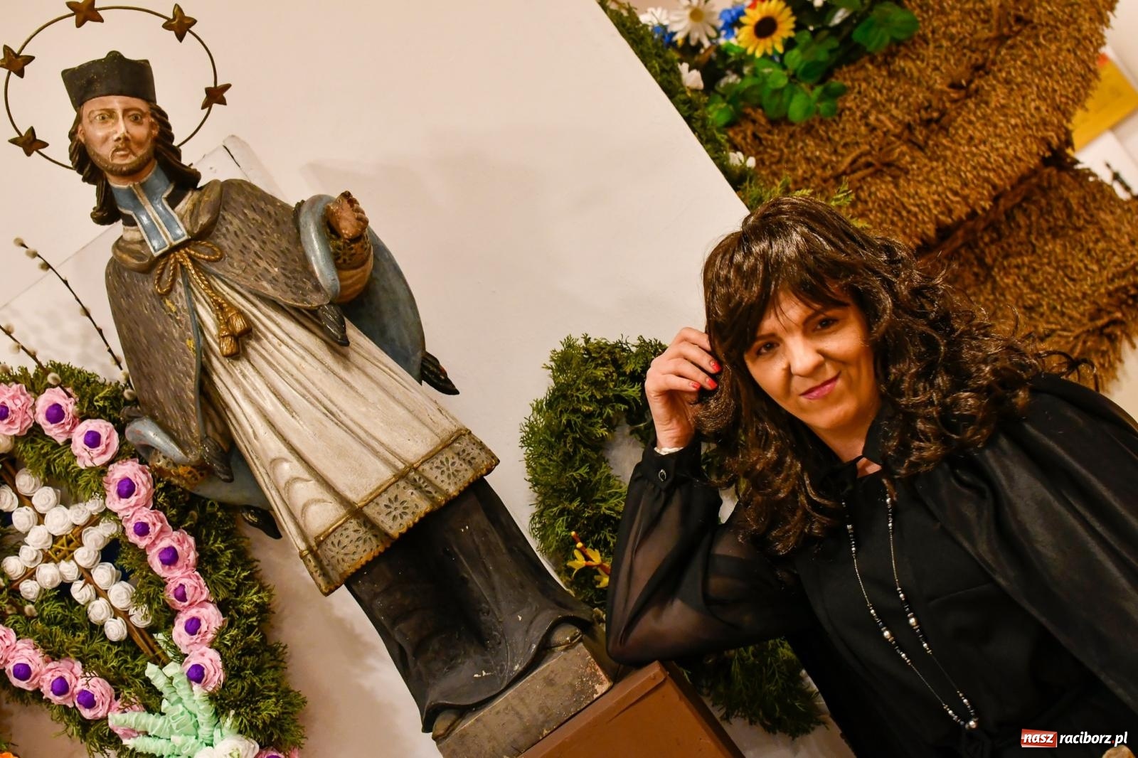 Zdjęcie w galerii na portalu naszraciborz.pl: Huk, muzyka baśniowych światów i archeolożka Egipcjanka. Noc w raciborskim Muzeum wiadomości z regionu