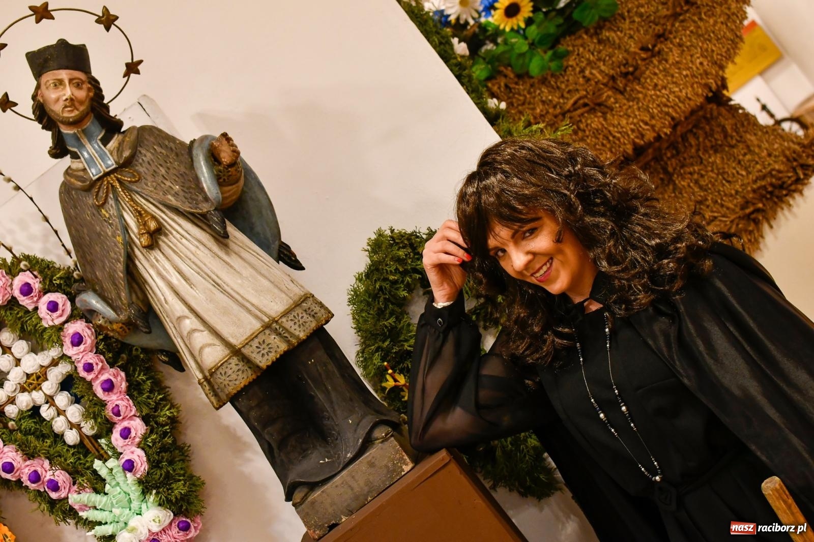 Zdjęcie w galerii na portalu naszraciborz.pl: Huk, muzyka baśniowych światów i archeolożka Egipcjanka. Noc w raciborskim Muzeum wiadomości z regionu