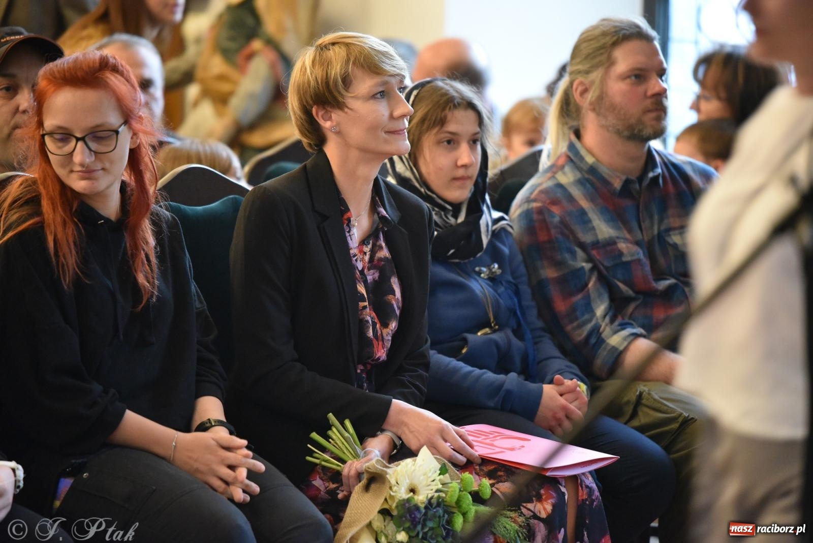 Zdjęcie w galerii na portalu naszraciborz.pl: Huk, muzyka baśniowych światów i archeolożka Egipcjanka. Noc w raciborskim Muzeum wiadomości z regionu