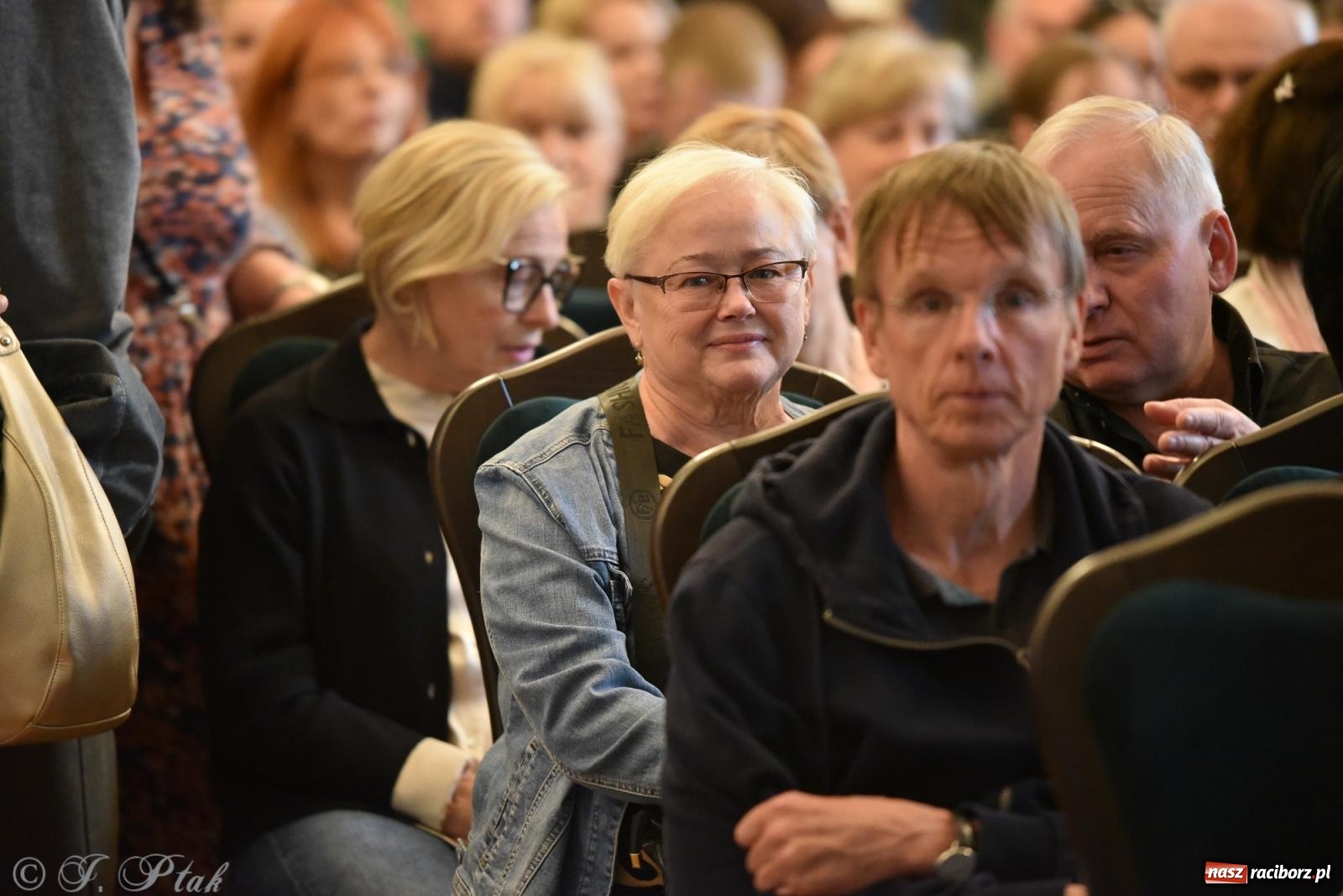 Zdjęcie w galerii na portalu naszraciborz.pl: Huk, muzyka baśniowych światów i archeolożka Egipcjanka. Noc w raciborskim Muzeum wiadomości z regionu