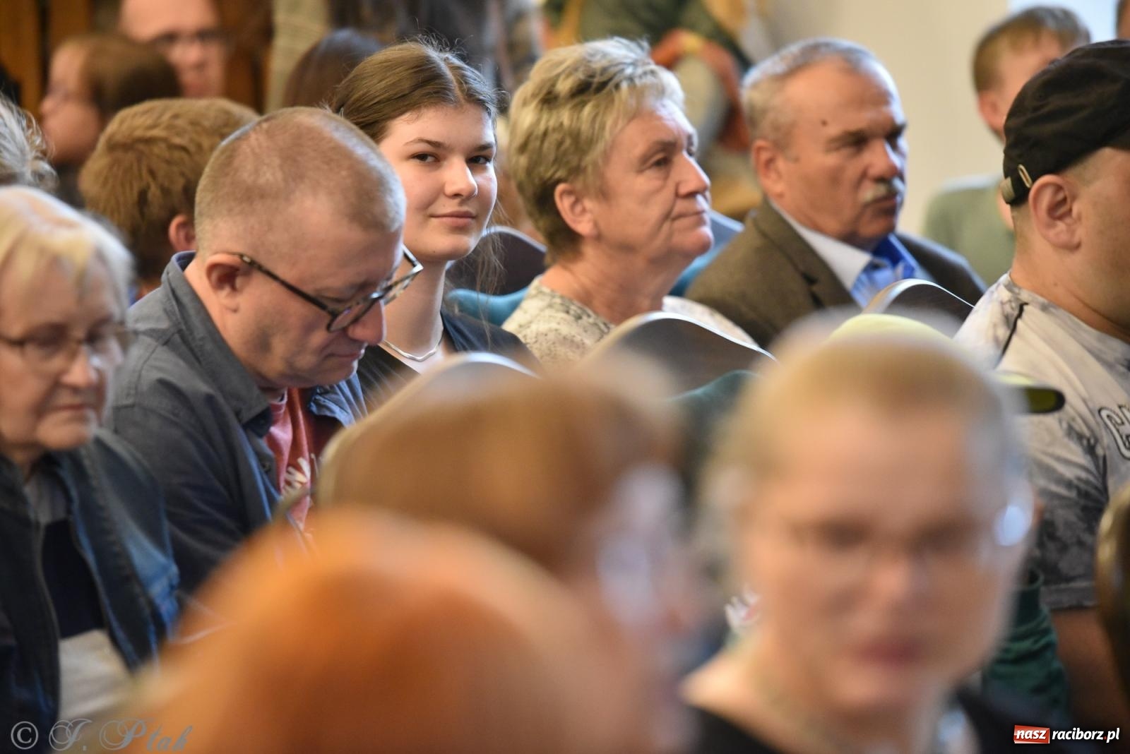 Zdjęcie w galerii na portalu naszraciborz.pl: Huk, muzyka baśniowych światów i archeolożka Egipcjanka. Noc w raciborskim Muzeum wiadomości z regionu