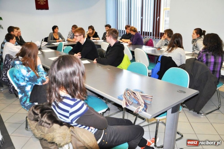 Zdjęcie w galerii na portalu naszraciborz.pl: Jajko niespodzianka i turniej siatkówki wiadomości z regionu