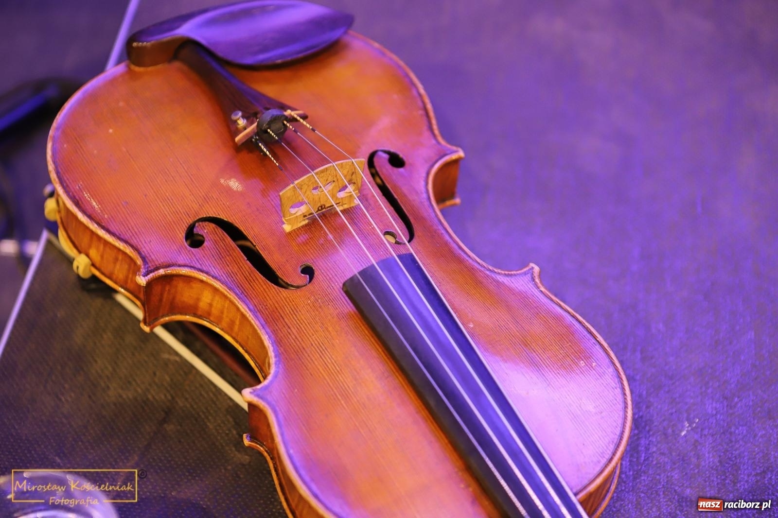 Zdjęcie w galerii na portalu naszraciborz.pl: Almanach Prowincjonalny nr 39 - spotkanie promocyjne w RCK wiadomości z regionu