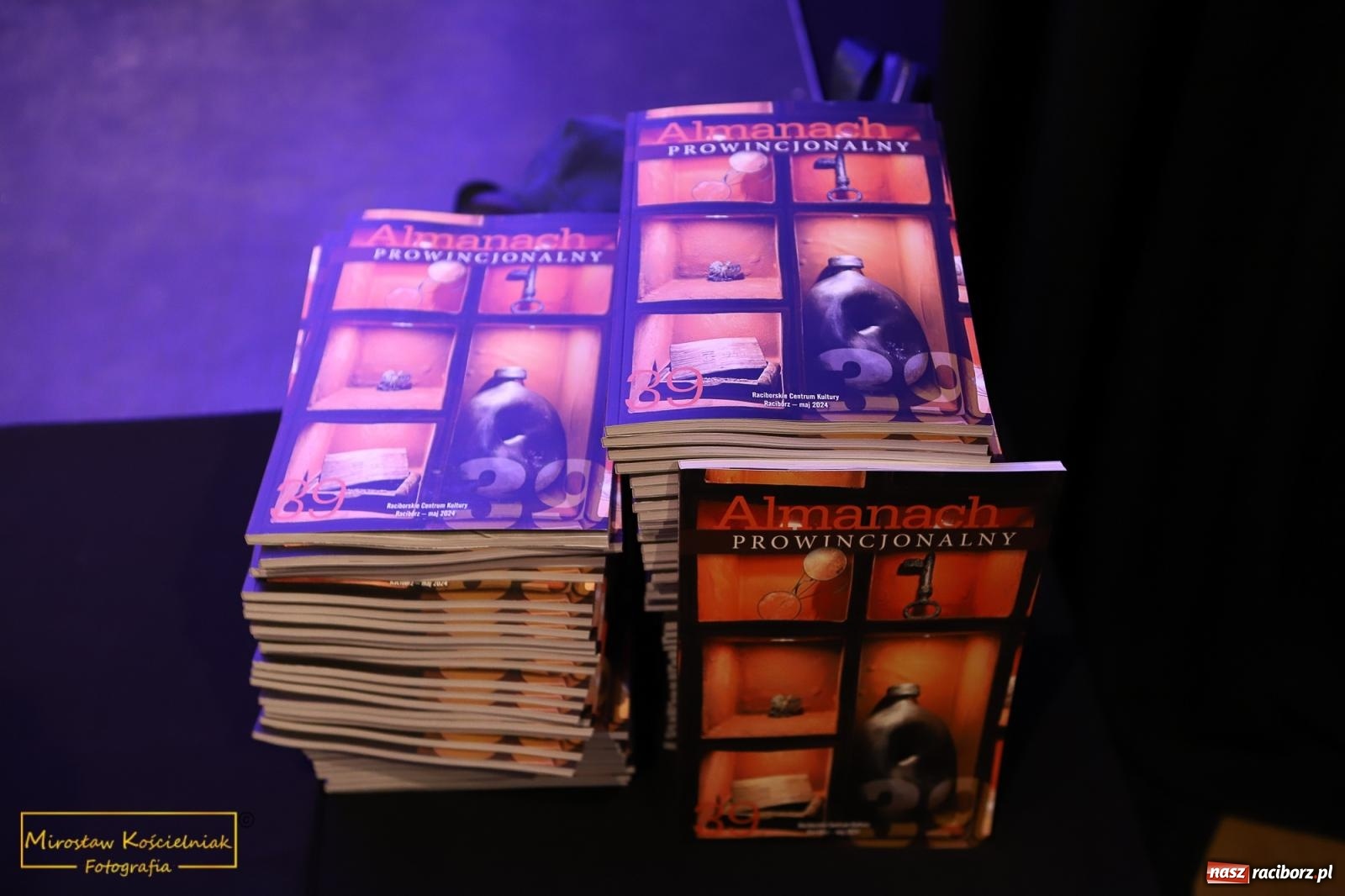 Zdjęcie w galerii na portalu naszraciborz.pl: Almanach Prowincjonalny nr 39 - spotkanie promocyjne w RCK wiadomości z regionu