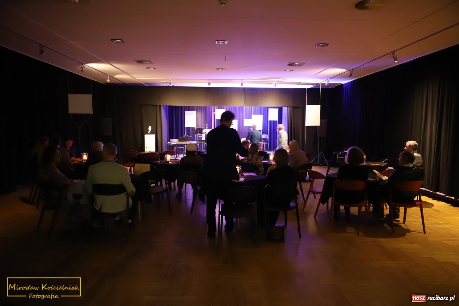 Zdjęcie w galerii na portalu naszraciborz.pl: Almanach Prowincjonalny nr 39 - spotkanie promocyjne w RCK wiadomości z regionu