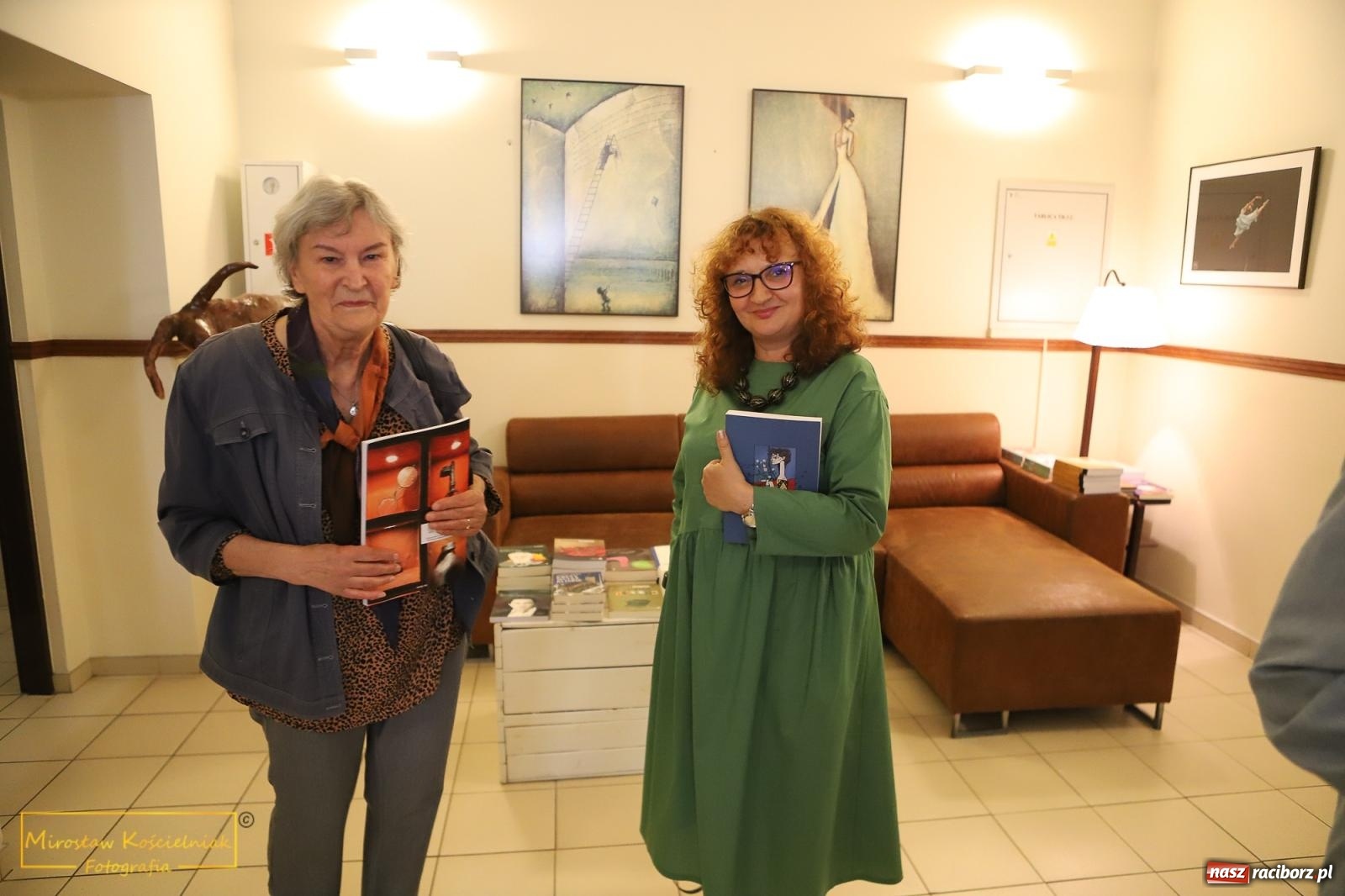 Zdjęcie w galerii na portalu naszraciborz.pl: Almanach Prowincjonalny nr 39 - spotkanie promocyjne w RCK wiadomości z regionu