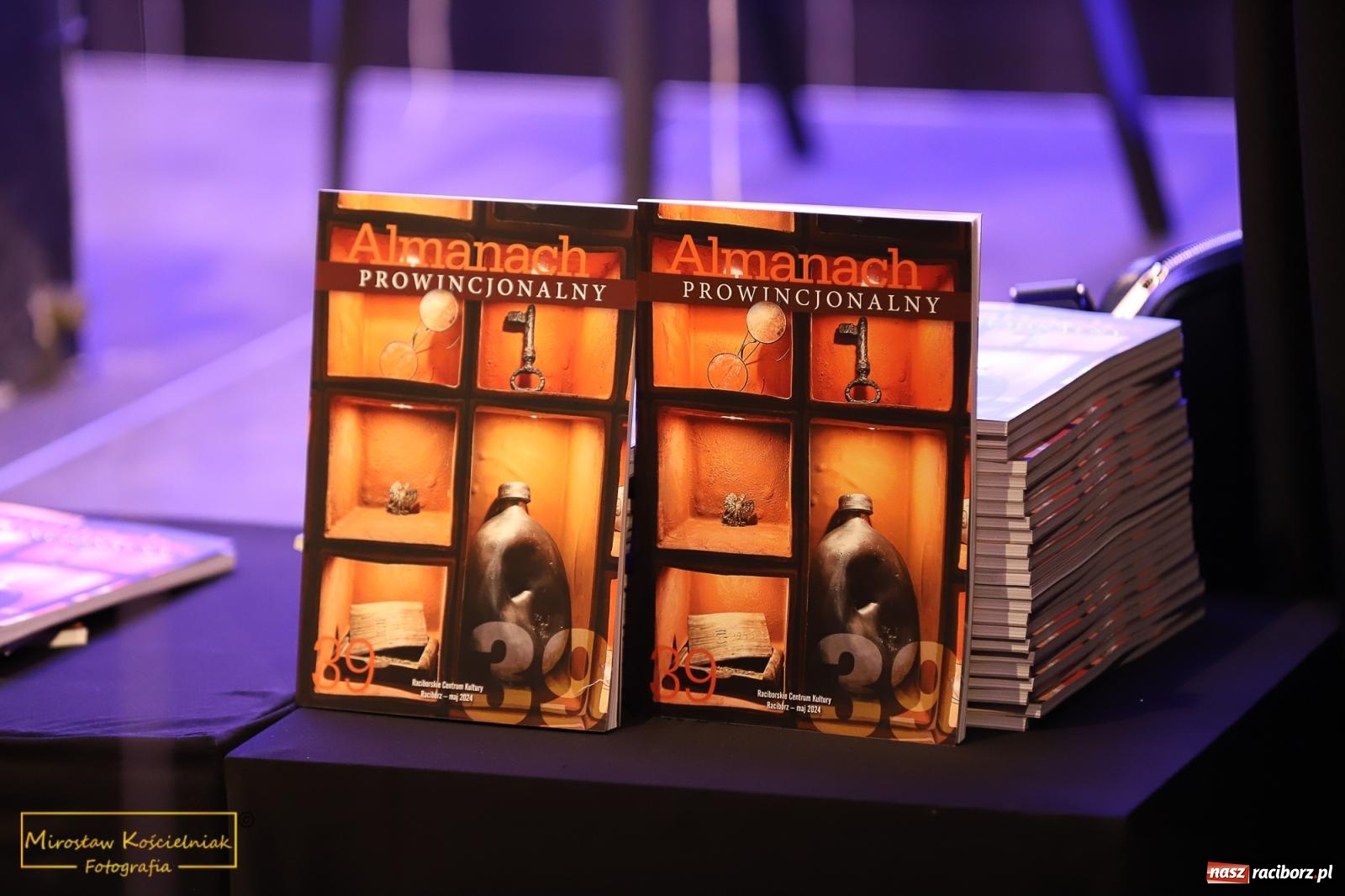 Zdjęcie w galerii na portalu naszraciborz.pl: Almanach Prowincjonalny nr 39 - spotkanie promocyjne w RCK wiadomości z regionu