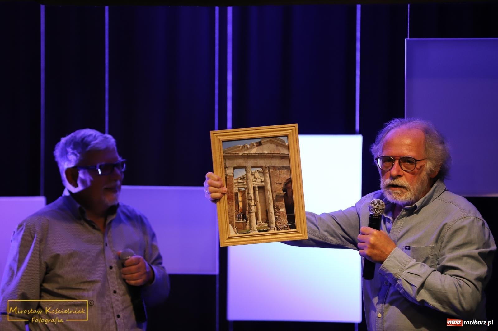 Zdjęcie w galerii na portalu naszraciborz.pl: Almanach Prowincjonalny nr 39 - spotkanie promocyjne w RCK wiadomości z regionu