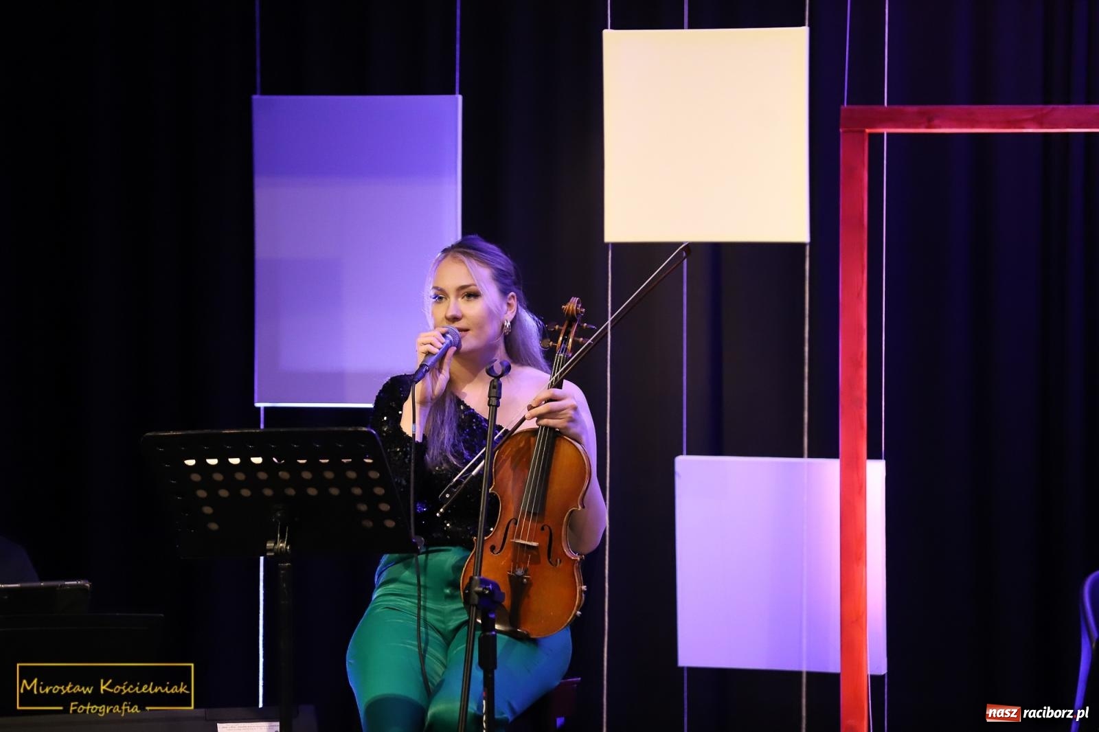 Zdjęcie w galerii na portalu naszraciborz.pl: Almanach Prowincjonalny nr 39 - spotkanie promocyjne w RCK wiadomości z regionu