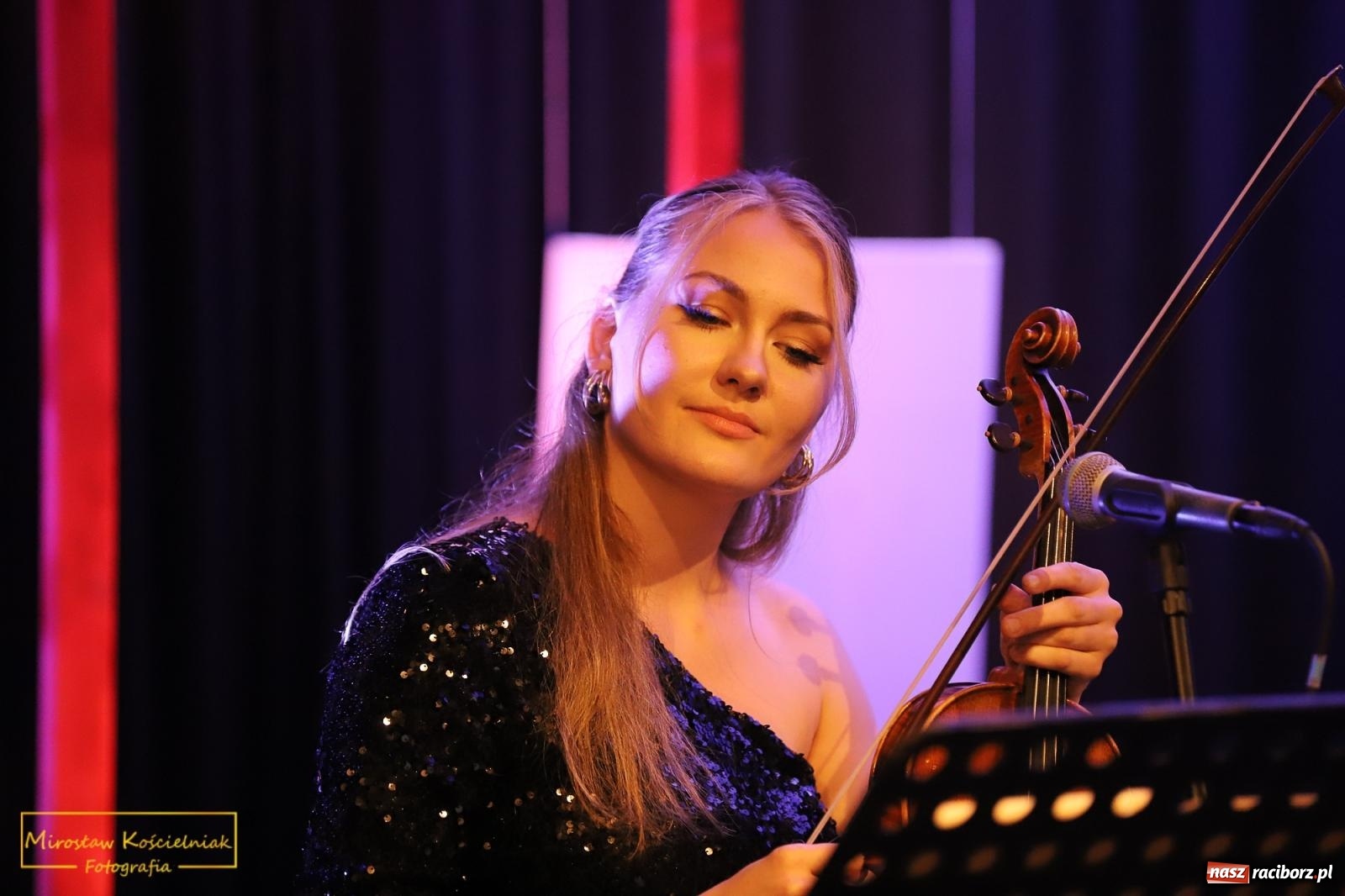 Zdjęcie w galerii na portalu naszraciborz.pl: Almanach Prowincjonalny nr 39 - spotkanie promocyjne w RCK wiadomości z regionu