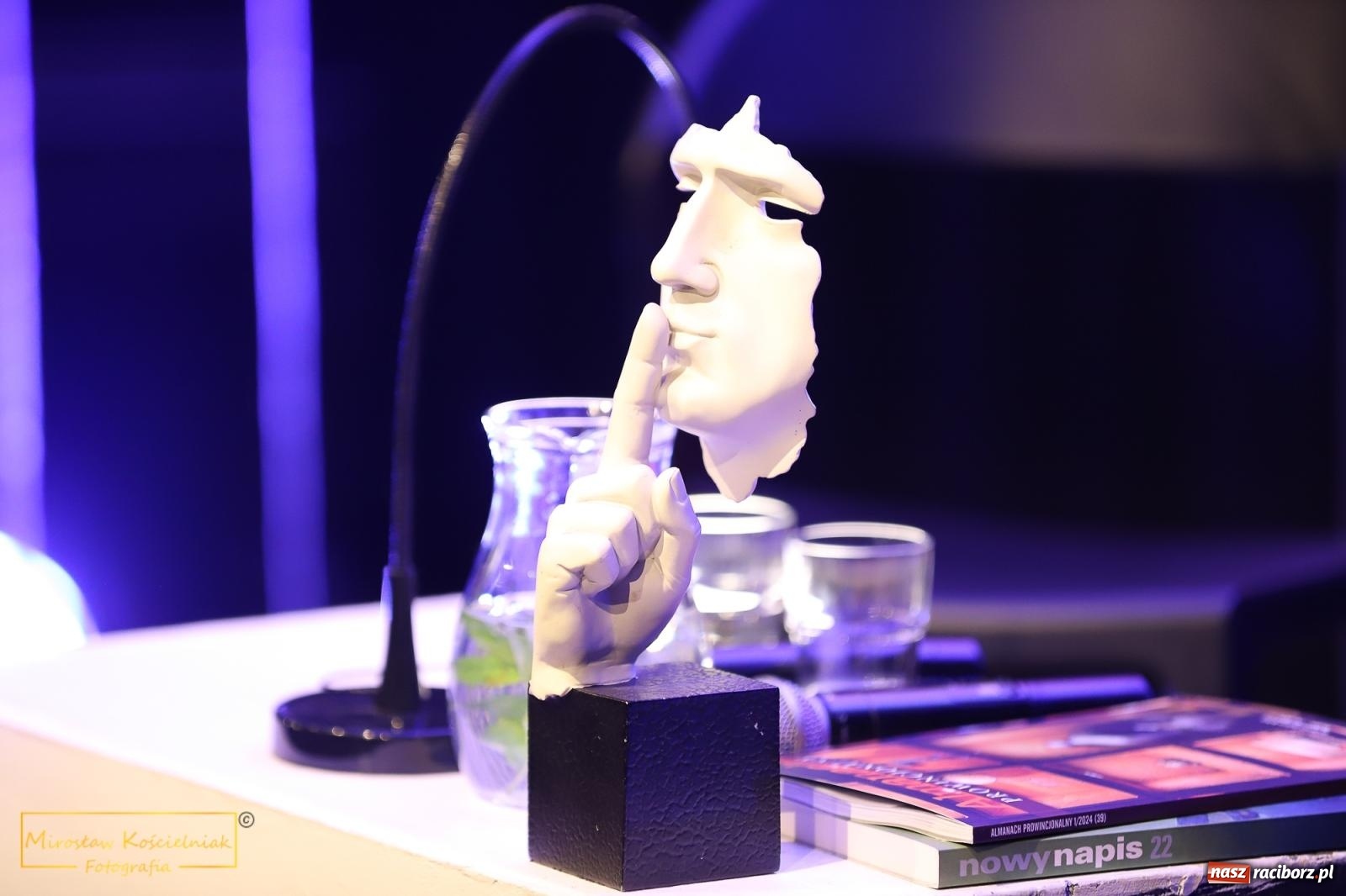 Zdjęcie w galerii na portalu naszraciborz.pl: Almanach Prowincjonalny nr 39 - spotkanie promocyjne w RCK wiadomości z regionu