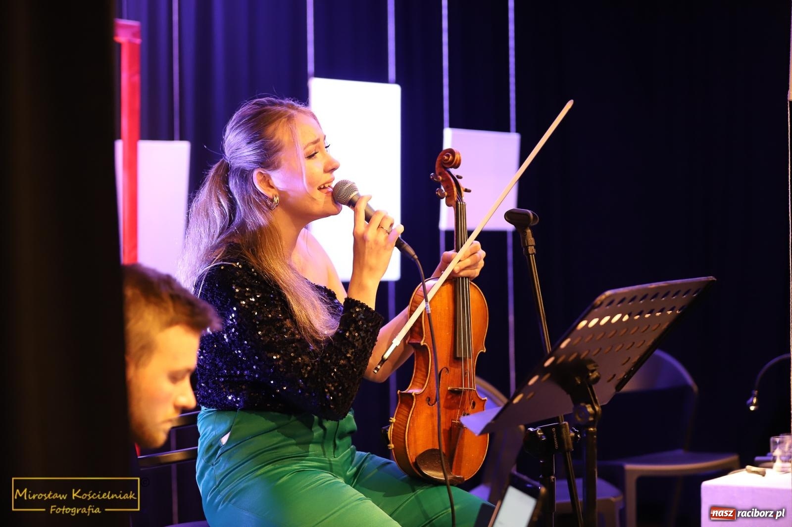 Zdjęcie w galerii na portalu naszraciborz.pl: Almanach Prowincjonalny nr 39 - spotkanie promocyjne w RCK wiadomości z regionu