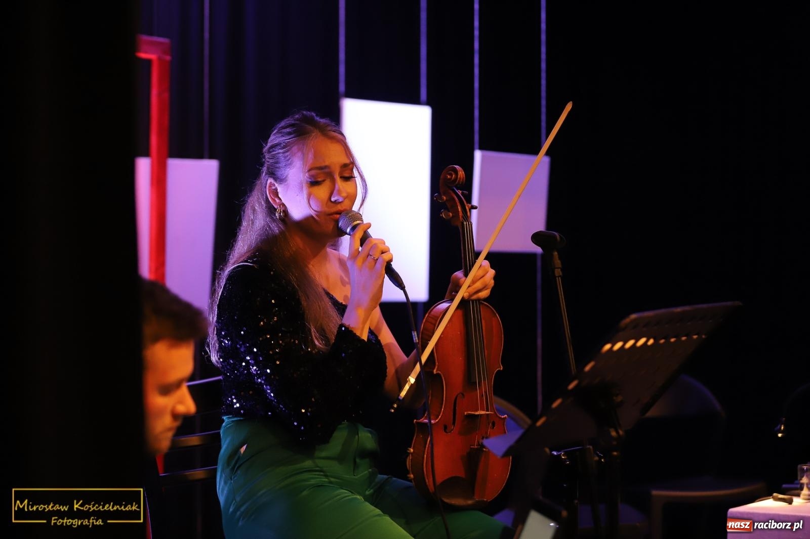 Zdjęcie w galerii na portalu naszraciborz.pl: Almanach Prowincjonalny nr 39 - spotkanie promocyjne w RCK wiadomości z regionu