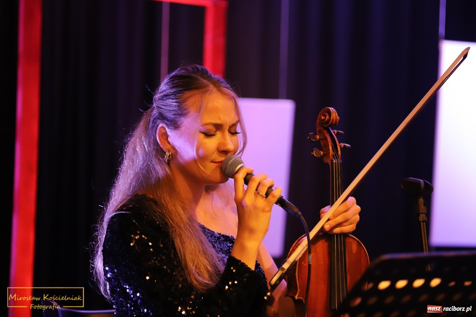 Zdjęcie w galerii na portalu naszraciborz.pl: Almanach Prowincjonalny nr 39 - spotkanie promocyjne w RCK wiadomości z regionu