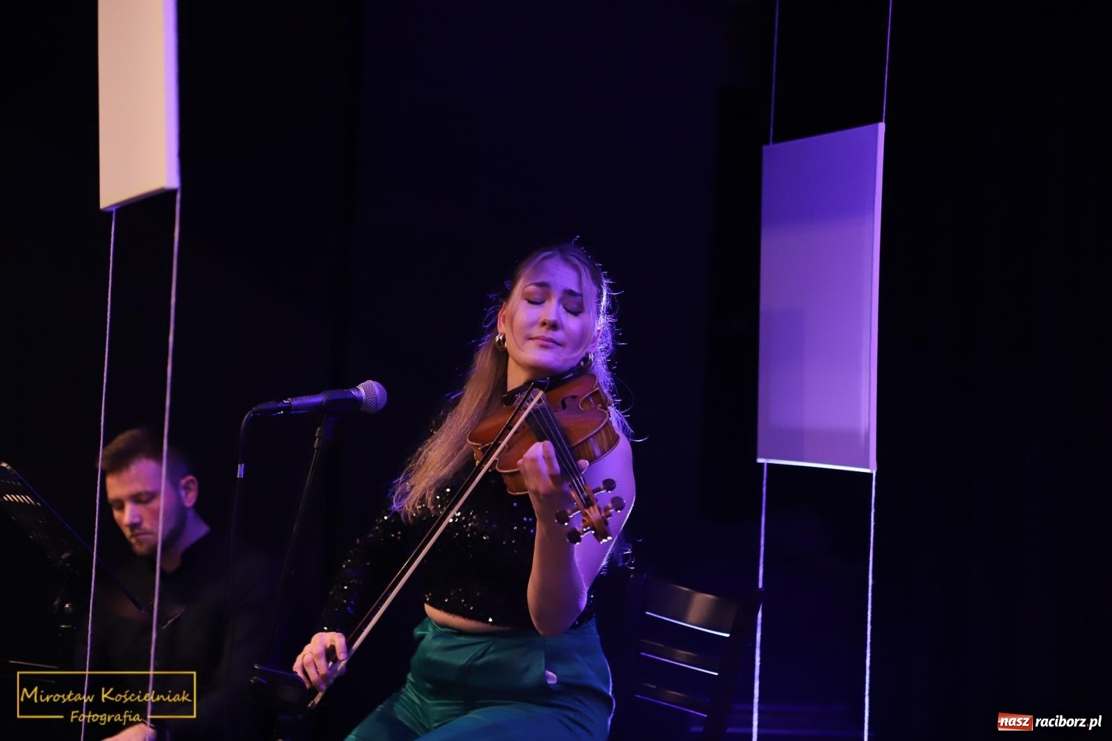 Zdjęcie w galerii na portalu naszraciborz.pl: Almanach Prowincjonalny nr 39 - spotkanie promocyjne w RCK wiadomości z regionu