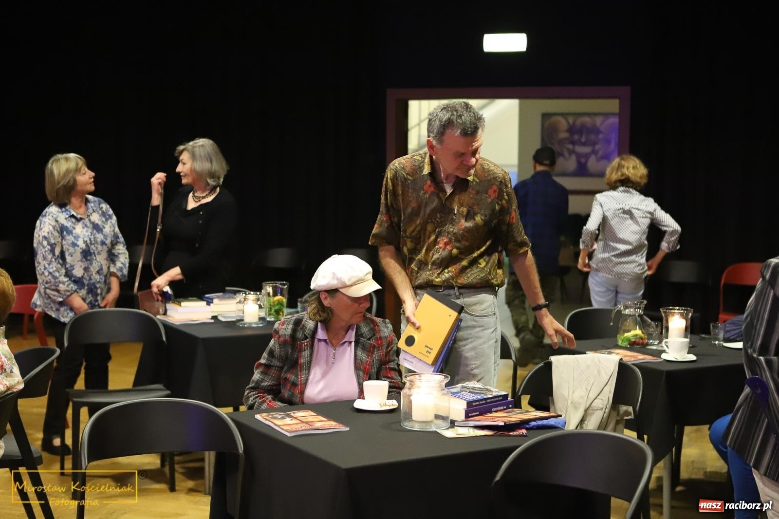 Zdjęcie w galerii na portalu naszraciborz.pl: Almanach Prowincjonalny nr 39 - spotkanie promocyjne w RCK wiadomości z regionu