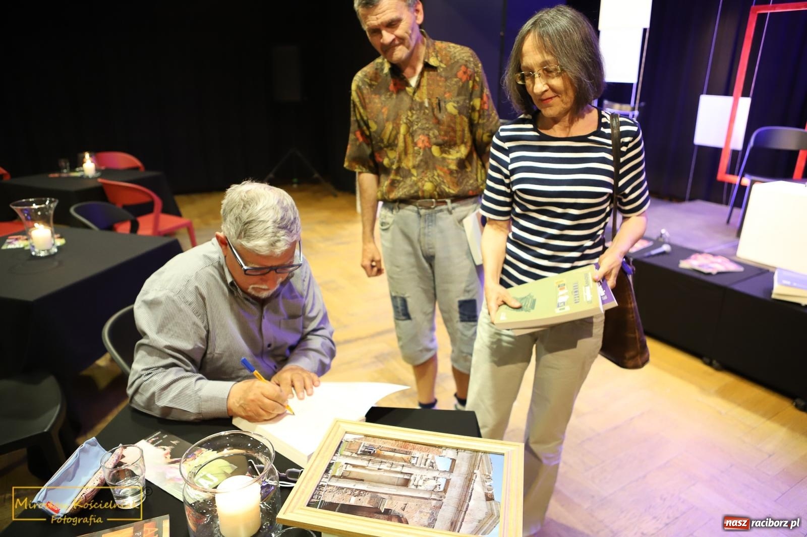 Zdjęcie w galerii na portalu naszraciborz.pl: Almanach Prowincjonalny nr 39 - spotkanie promocyjne w RCK wiadomości z regionu