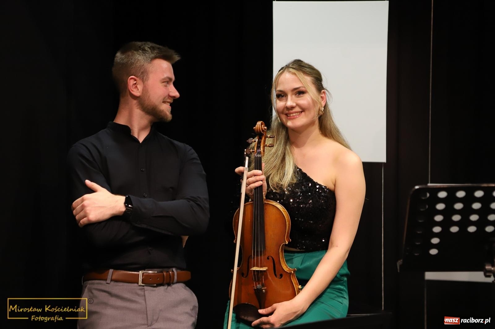 Zdjęcie w galerii na portalu naszraciborz.pl: Almanach Prowincjonalny nr 39 - spotkanie promocyjne w RCK wiadomości z regionu