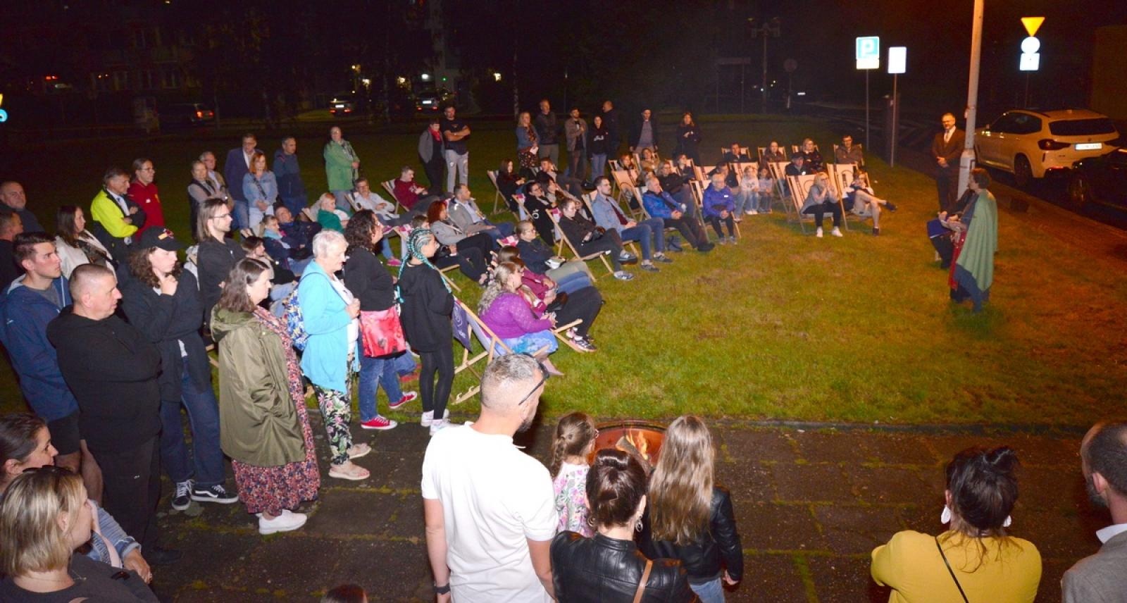 Zdjęcie w galerii na portalu naszraciborz.pl: Przy baszcie wspomniano tragedię kobiet oskarżonych o czary wiadomości z regionu