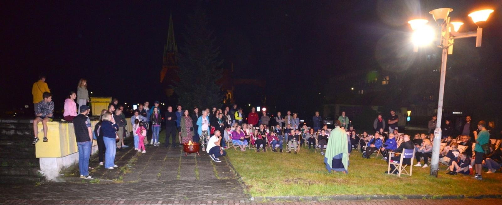 Zdjęcie w galerii na portalu naszraciborz.pl: Przy baszcie wspomniano tragedię kobiet oskarżonych o czary wiadomości z regionu