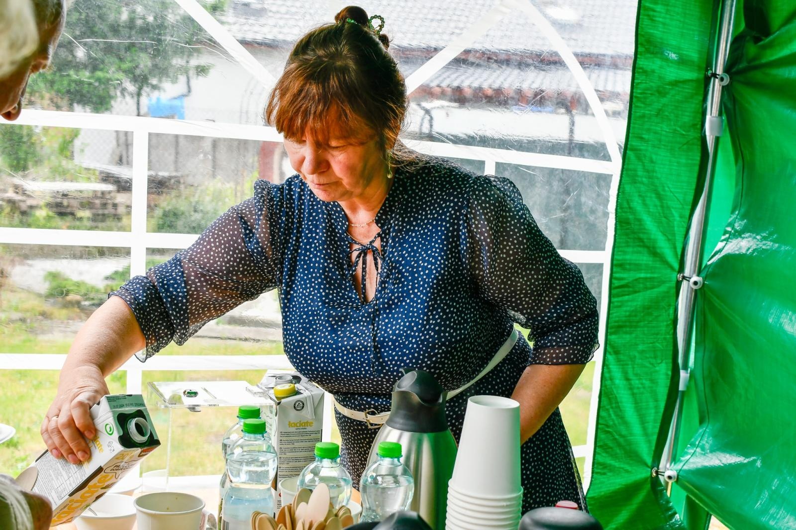 Zdjęcie w galerii na portalu naszraciborz.pl: Biskup opolski przyjechał do Raciborza-Brzezia z osobistą intencją. Modlił się przy grobie s. M. Dulcissimy wiadomości z regionu