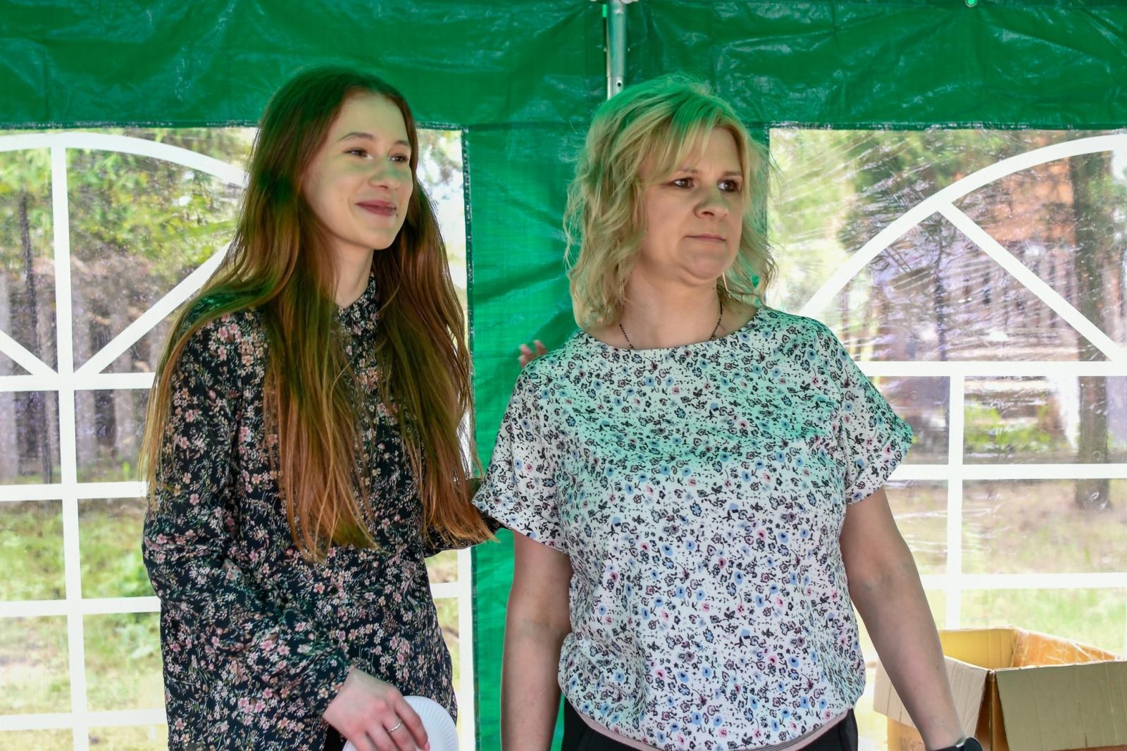 Zdjęcie w galerii na portalu naszraciborz.pl: Biskup opolski przyjechał do Raciborza-Brzezia z osobistą intencją. Modlił się przy grobie s. M. Dulcissimy wiadomości z regionu