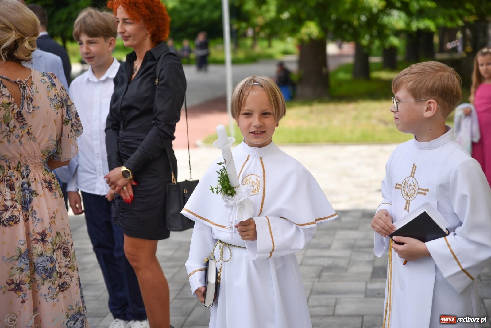Zdjęcie w galerii na portalu naszraciborz.pl: Uroczystość I Komunii Świętej w parafii Matki Bożej wiadomości z regionu