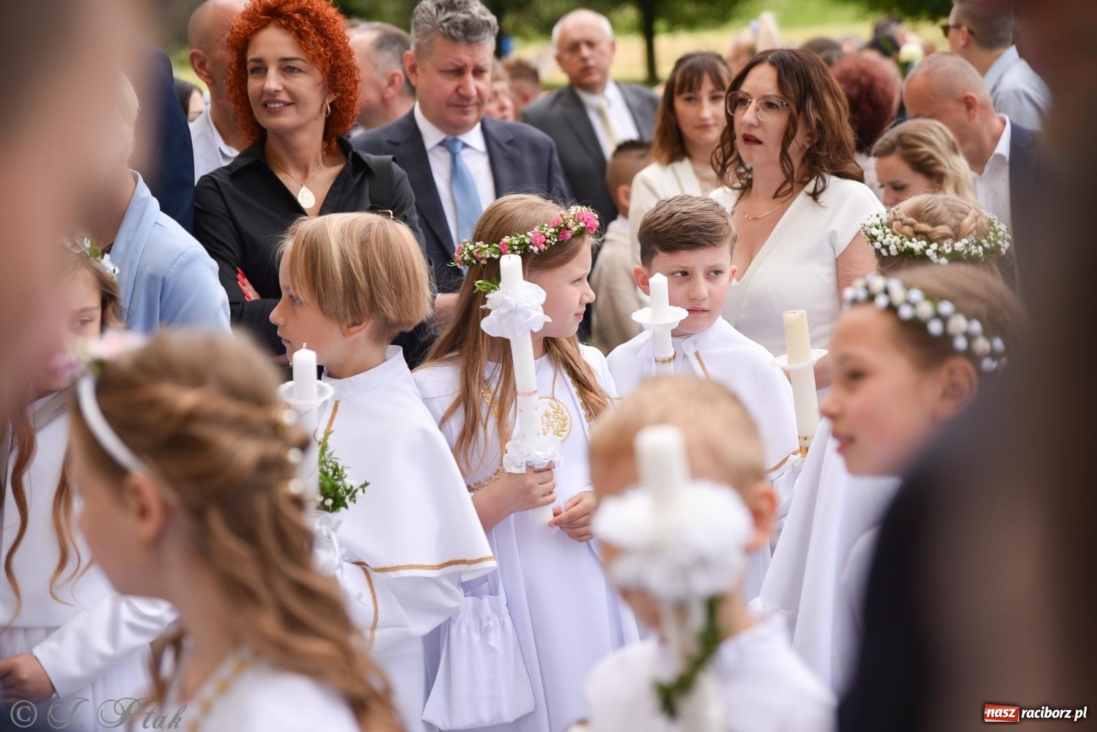 Zdjęcie w galerii na portalu naszraciborz.pl: Uroczystość I Komunii Świętej w parafii Matki Bożej wiadomości z regionu