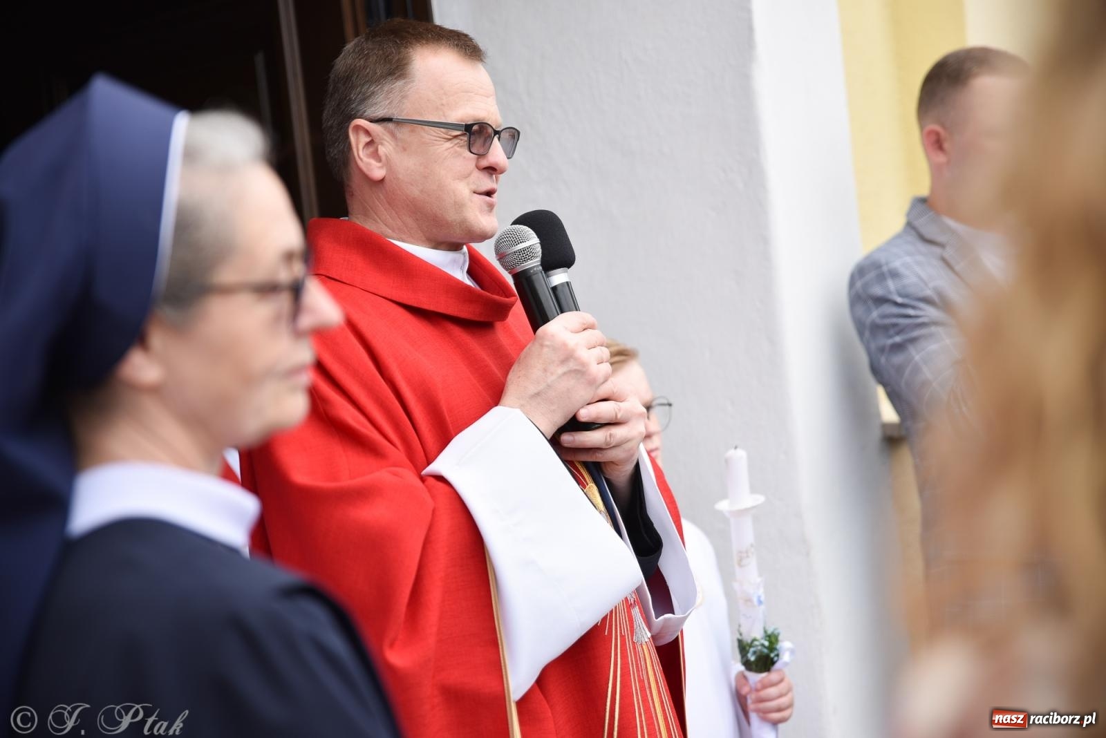 Zdjęcie w galerii na portalu naszraciborz.pl: Uroczystość I Komunii Świętej w parafii Matki Bożej wiadomości z regionu