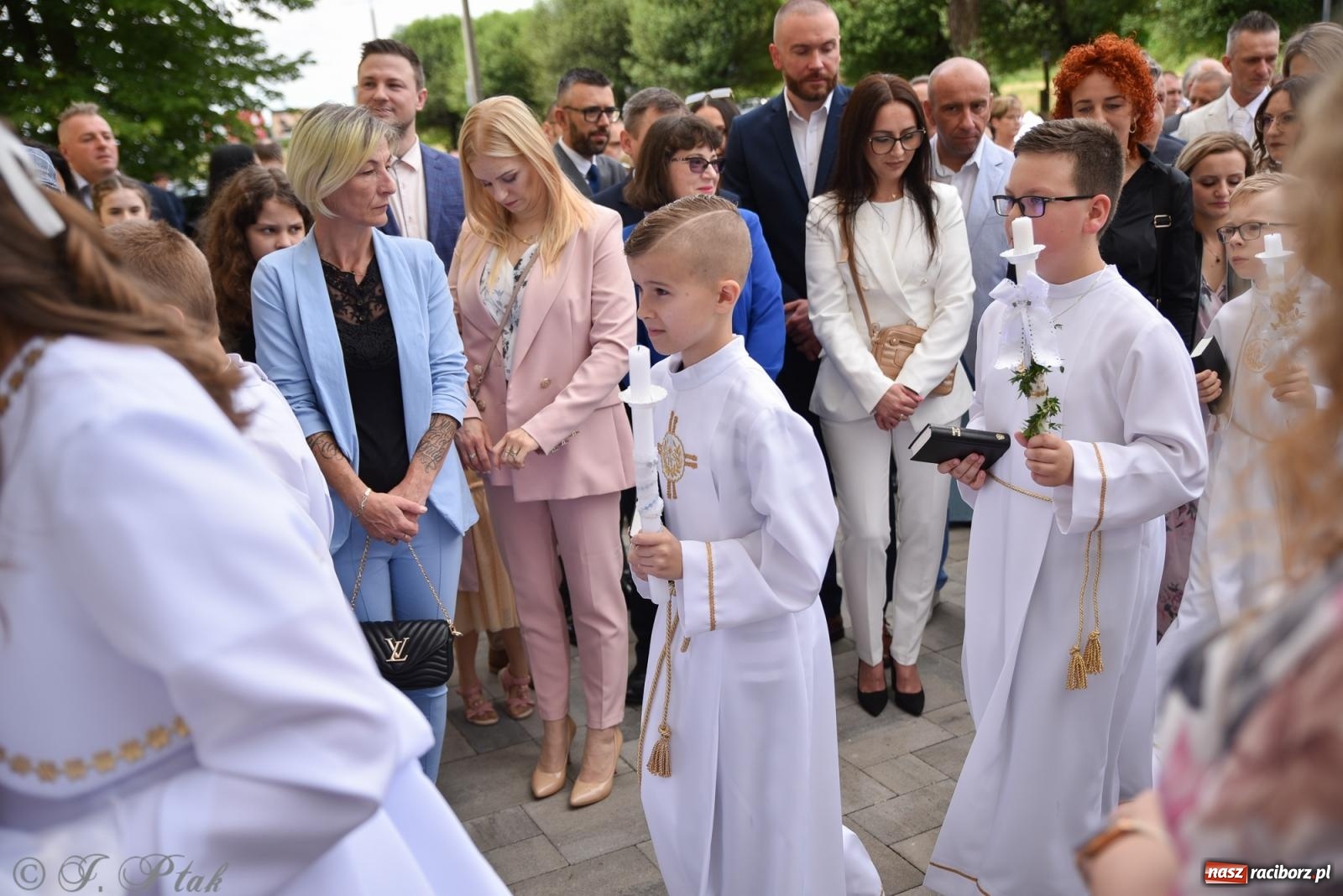 Zdjęcie w galerii na portalu naszraciborz.pl: Uroczystość I Komunii Świętej w parafii Matki Bożej wiadomości z regionu