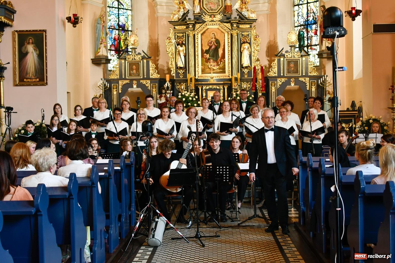 Zdjęcie w galerii na portalu naszraciborz.pl: Chór z Brzezia i Młodzieżowa Orkiestra Symfoniczna na wspólnym koncercie na Zielone Świątki wiadomości z regionu