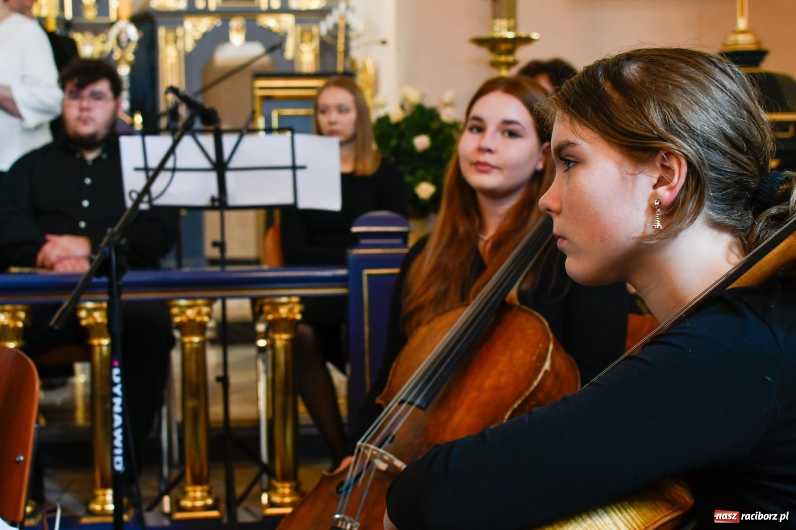 Zdjęcie w galerii na portalu naszraciborz.pl: Chór z Brzezia i Młodzieżowa Orkiestra Symfoniczna na wspólnym koncercie na Zielone Świątki wiadomości z regionu