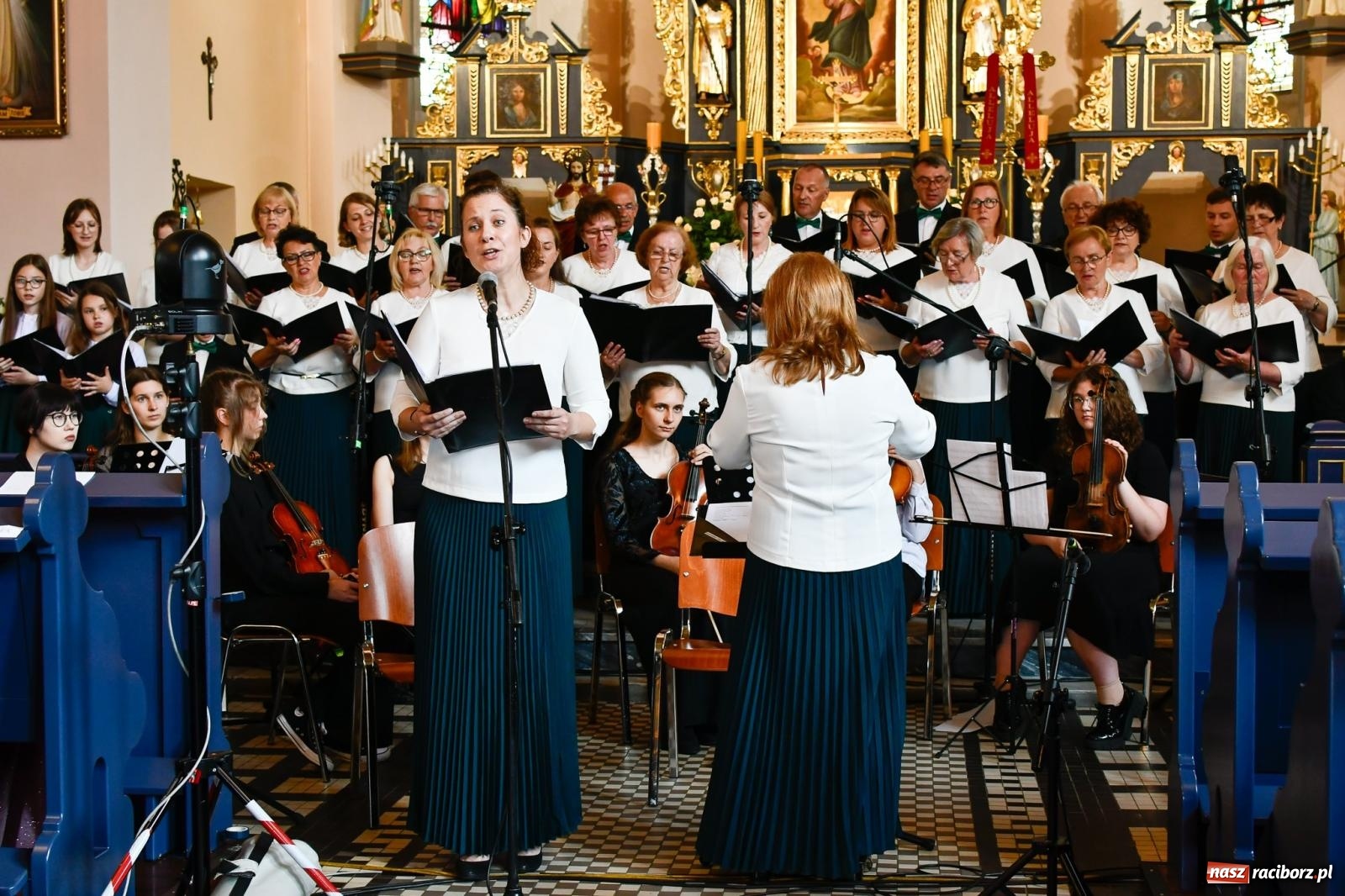 Zdjęcie w galerii na portalu naszraciborz.pl: Chór z Brzezia i Młodzieżowa Orkiestra Symfoniczna na wspólnym koncercie na Zielone Świątki wiadomości z regionu